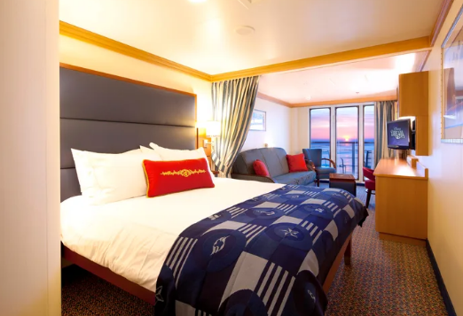 Disney Fantasy Deluxe Family Oceanview Stateroom with Verandah.PNG