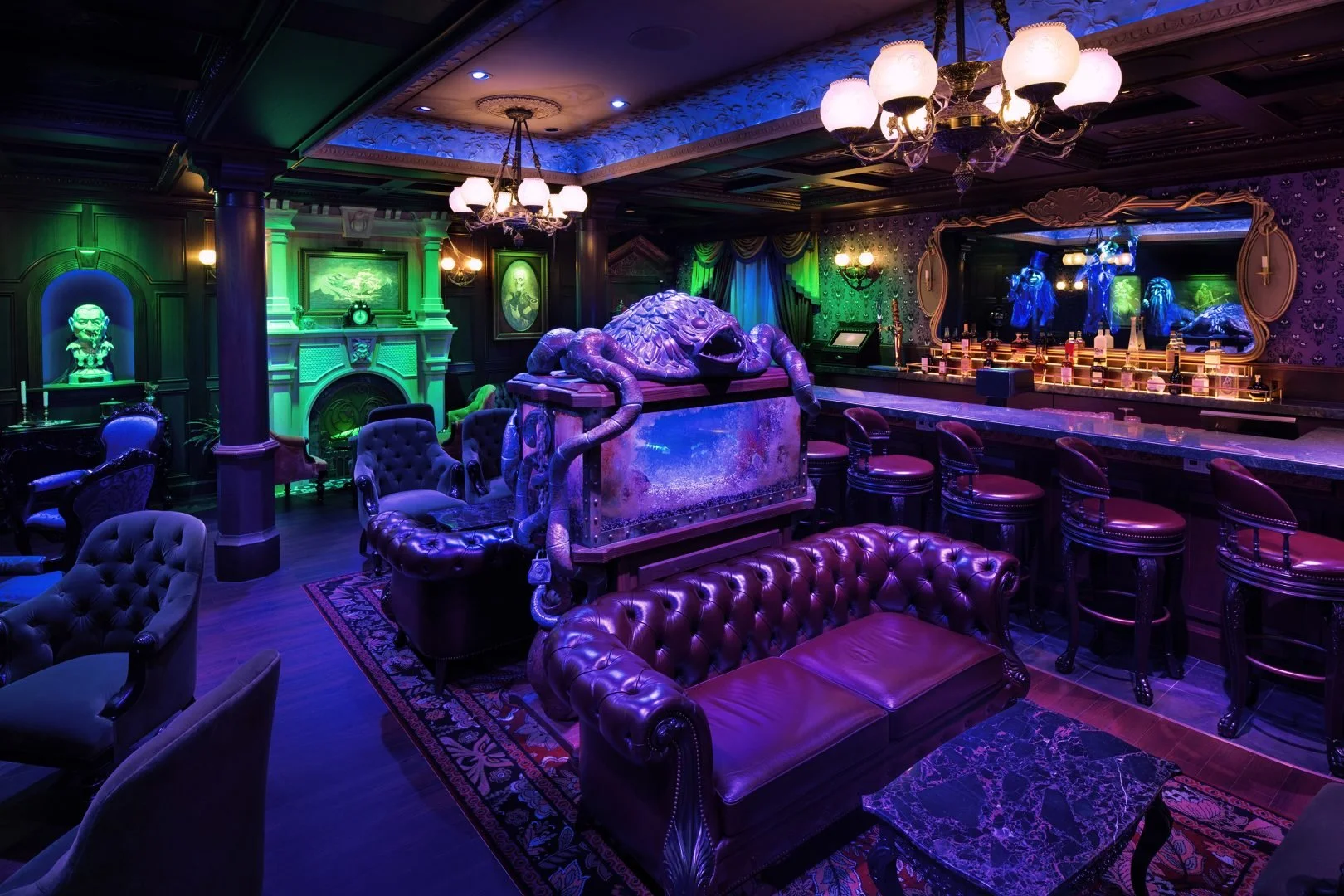 Haunted-Mansion-Parlor-1620x1080.jpg
