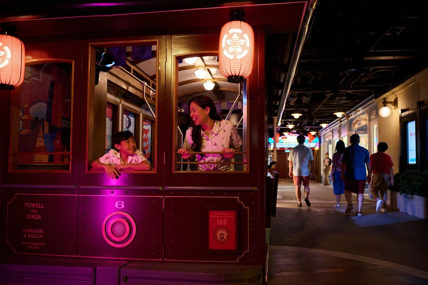 San-Fransokyo-Street_Disney-Adventure-7-1620x1080.jpg
