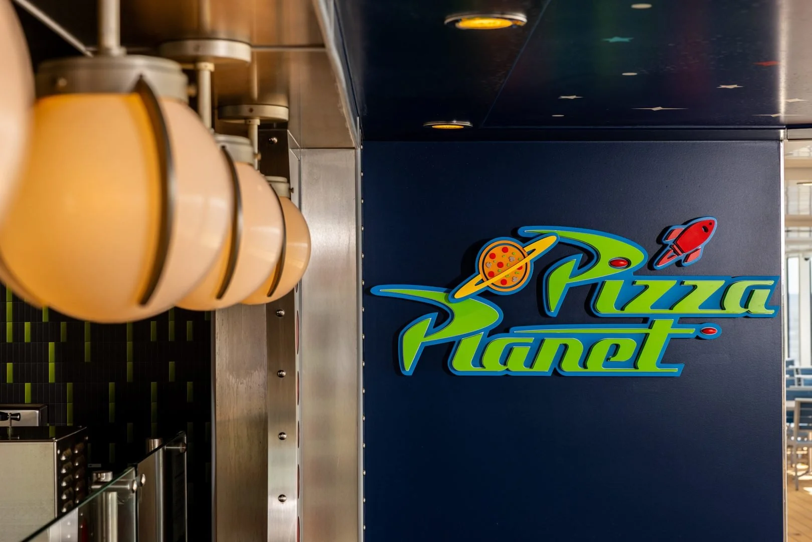 Pizza-Planet_Disney-Adventure-1-1619x1080.jpg
