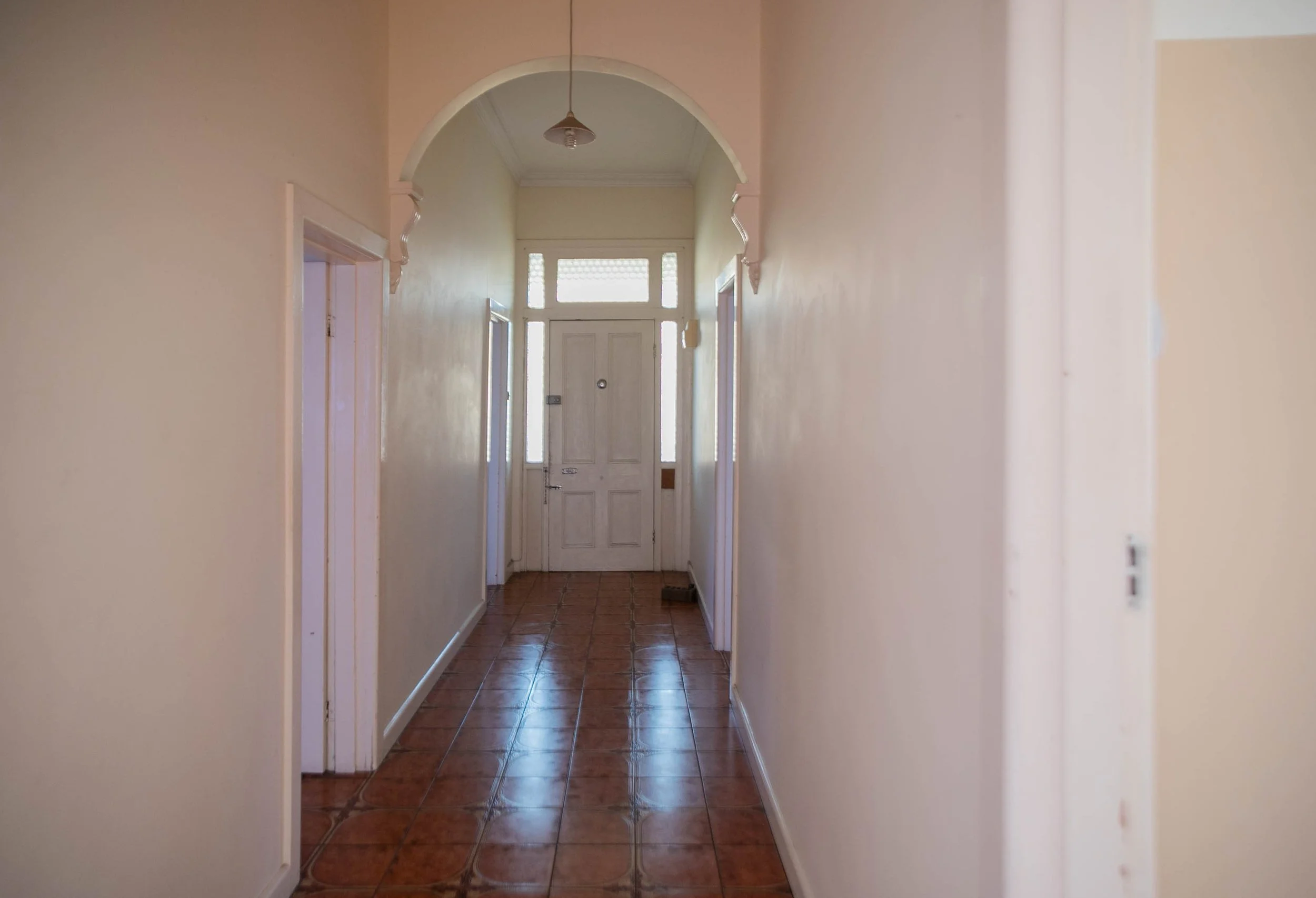 14 BEFORE SHA 16 BRUNSWICK HALLWAY 1810.jpg