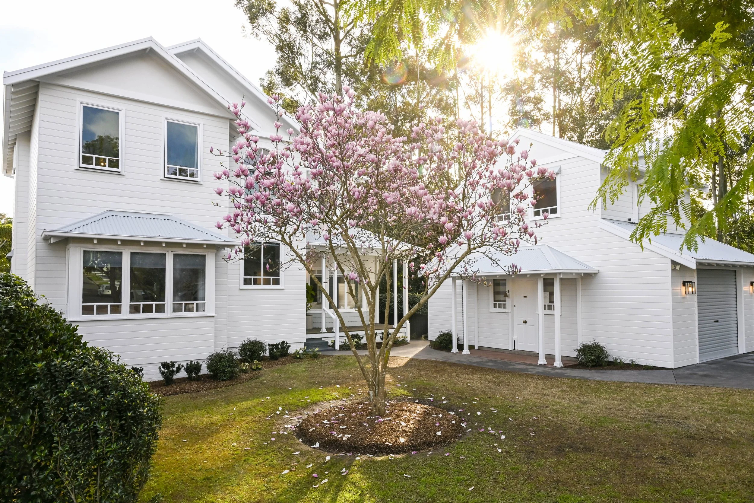 Faux-Federation to Cape Code dreaming in Oatlands, NSW on Selling Houses Australia