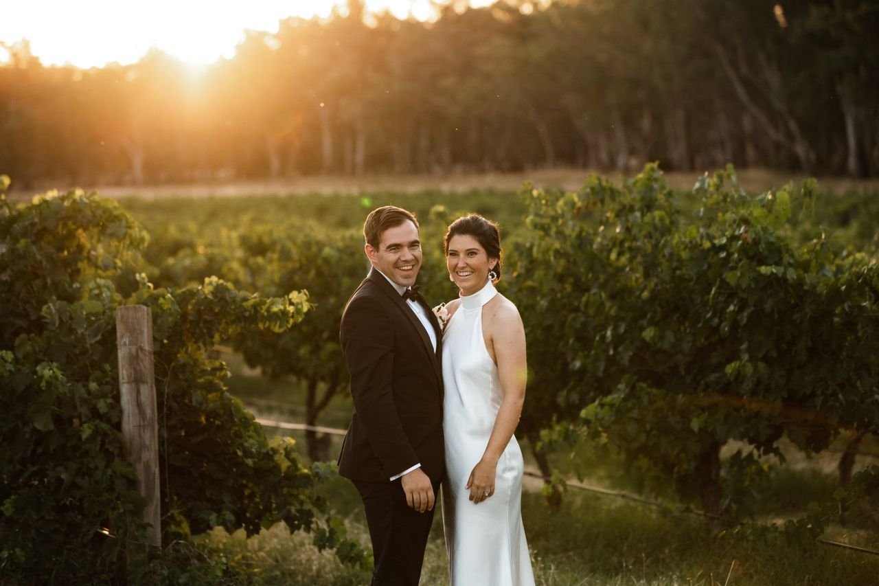 Rutherglen+Wedding+at+St+Leonards+Winery-44-1280w.jpg