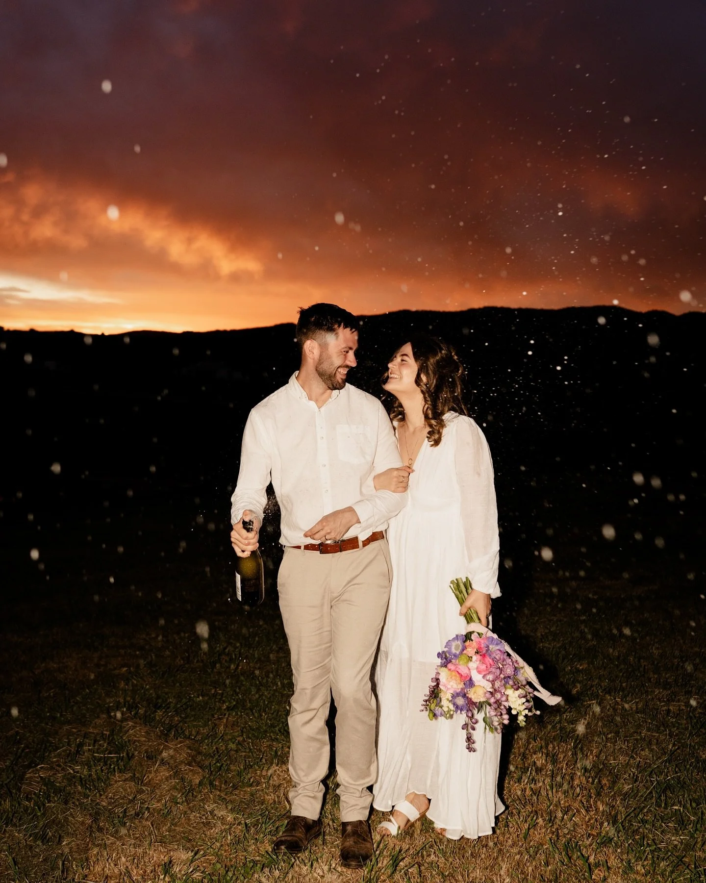 Sip & Sign with Courtney & Kye 🥂
Imagine sitting back and waiting together, wandering down the paddock, hills in all directions, speaking your words of love just to each other. Then back to the fam to enjoy some cake and food followed by 20