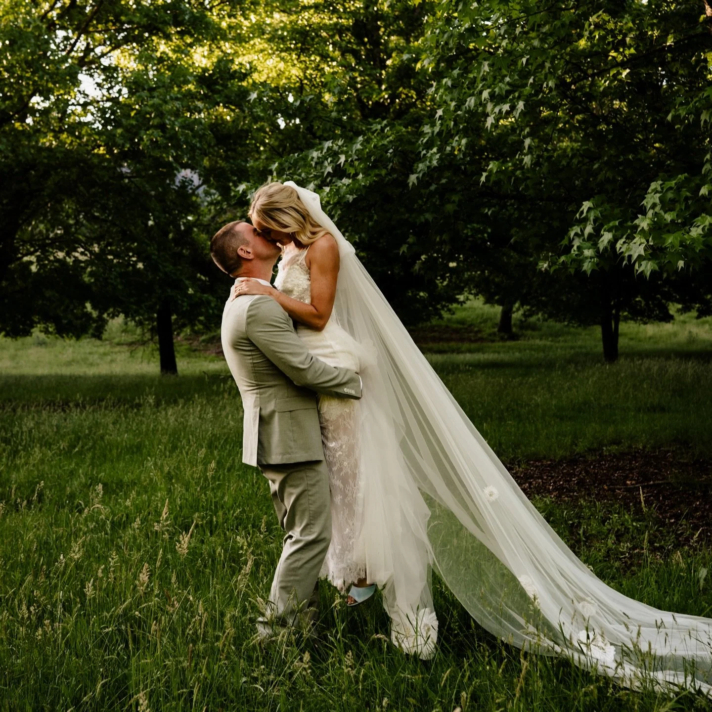 Delivered this epically fun gallery just in time for Christmas 👏🎄
Nicole and Ryan your wedding day was a big vibe! 💃
-
-
-
#halfmooncreek #wandiligong #halfmooncreekwedding #alburyweddingphotographer #alburyphotographer