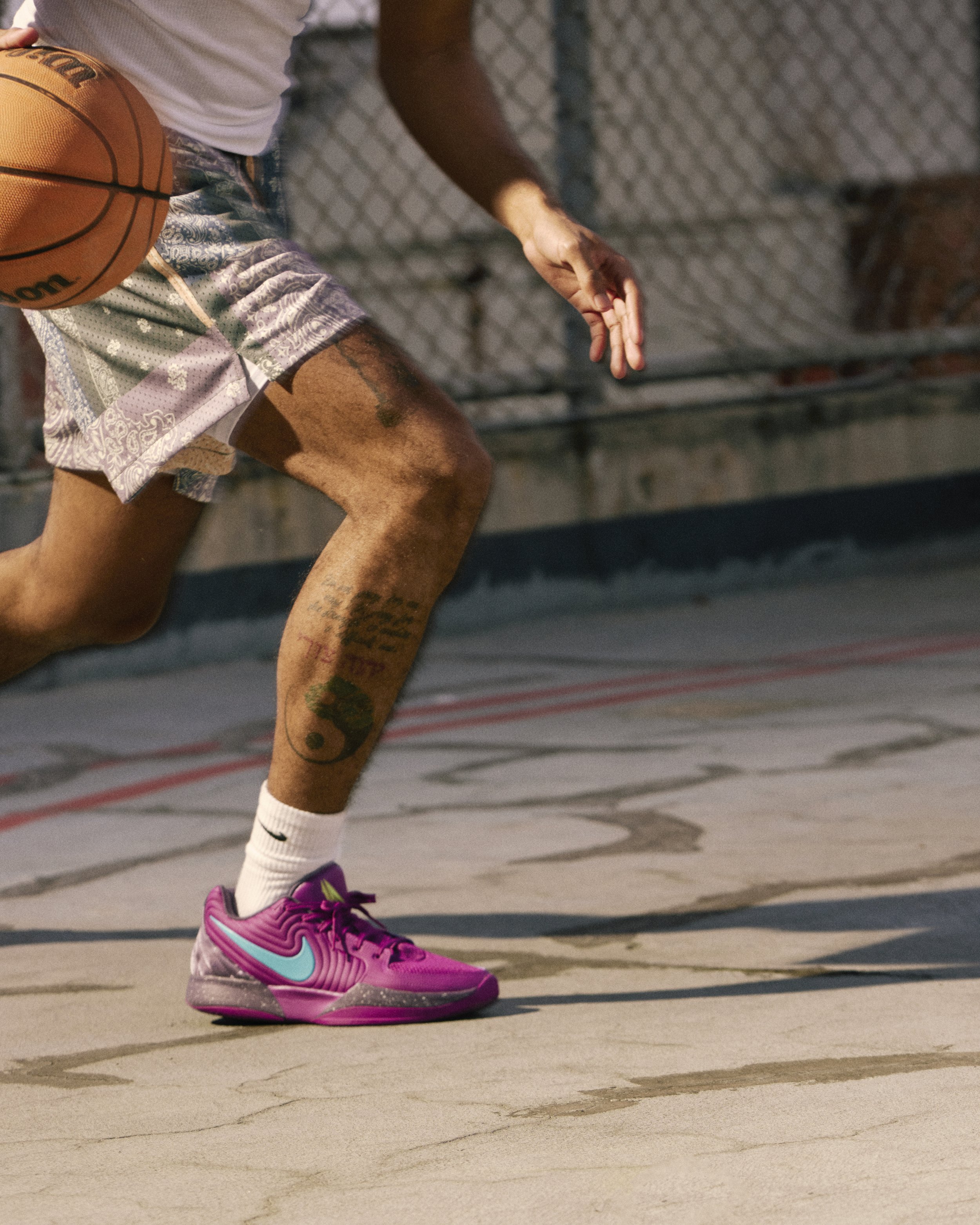 FL-Q1-Spring25-FL-NIKE-SIG-BASKETBALL-Look-06-22_4X5.jpg