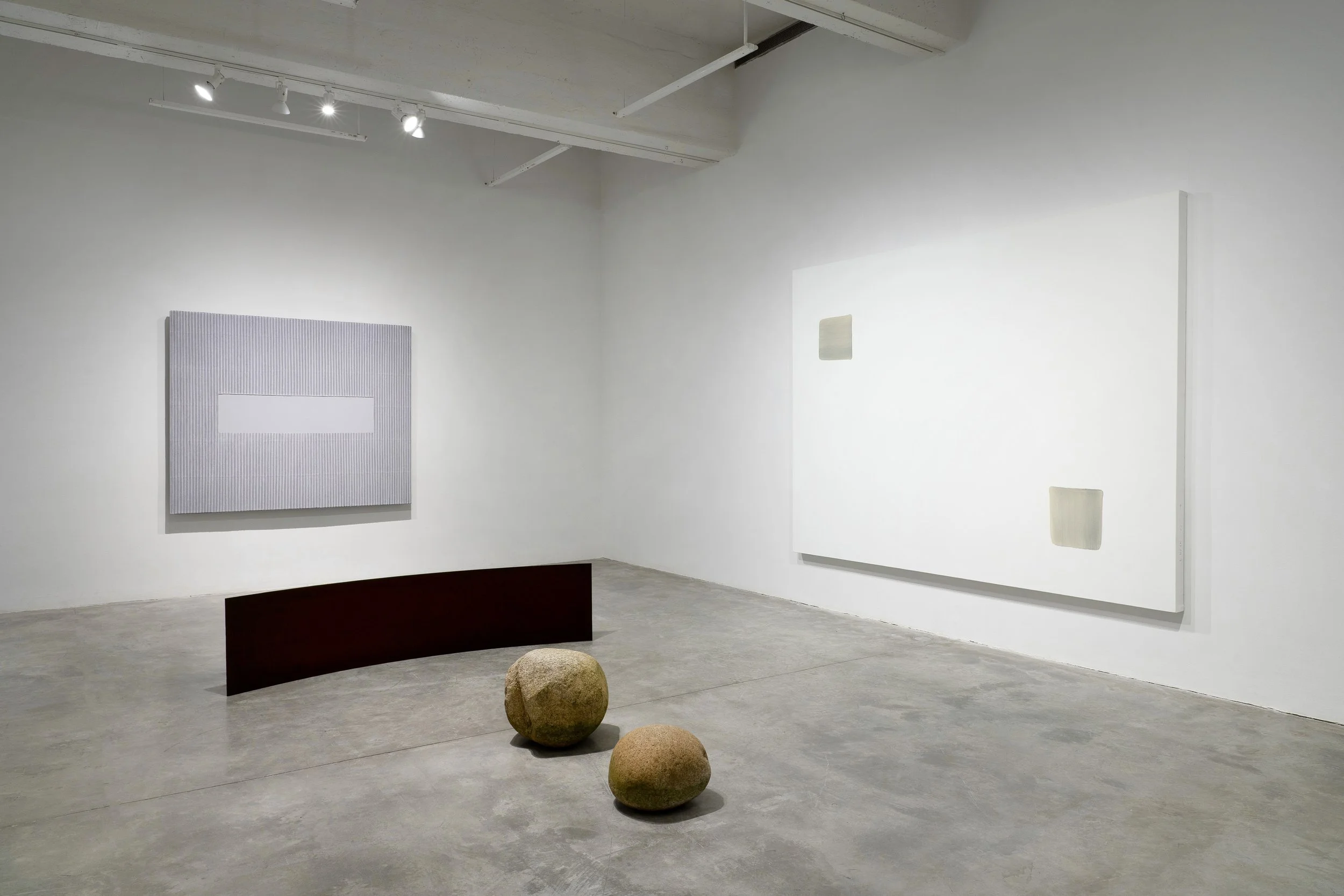 The Making of Modern Korean Art-Install-11_PC-Hyunjung Rhee.jpg
