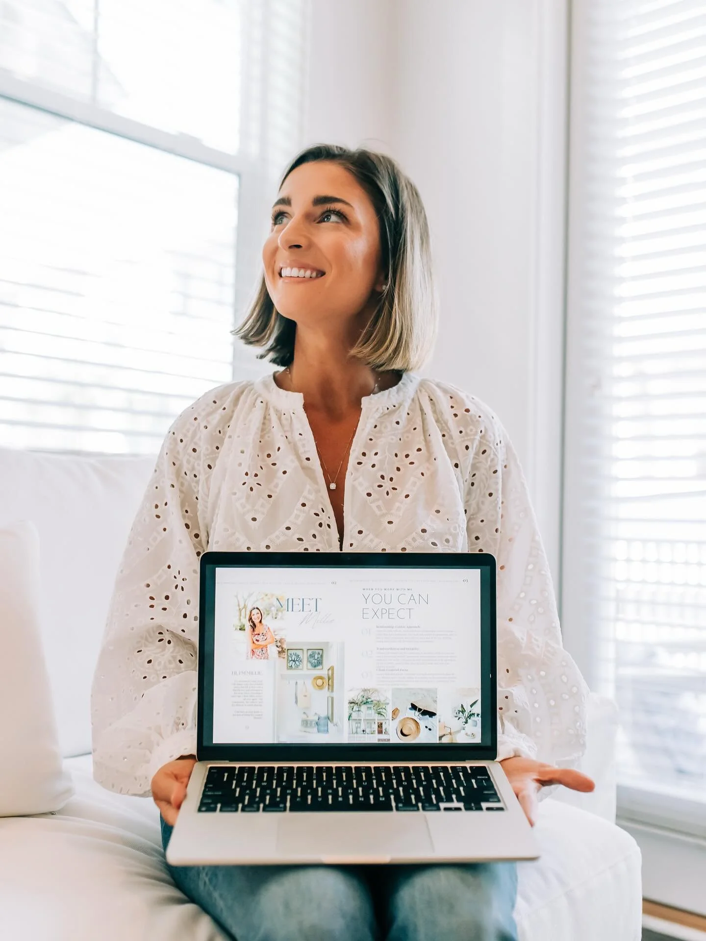 Three words - Custom Guide Design ✨ 

Designed for you, magnifying your branding, and putting exactly what you want to communicate directly into the hands of your ideal client. Formatted for both print and digital download! 

We absolutely love this 