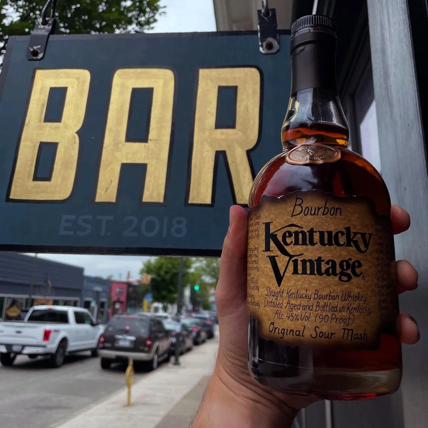 MALT MONDAY IS BACK. JASPER IS BACK. LETS PARTY!

Kentucky Vintage 🐎 

Bringing this one back for another lap because it&rsquo;s a perfect example of what Malt Monday is. This is another one of those bourbons you used to get your pals to pick up fro