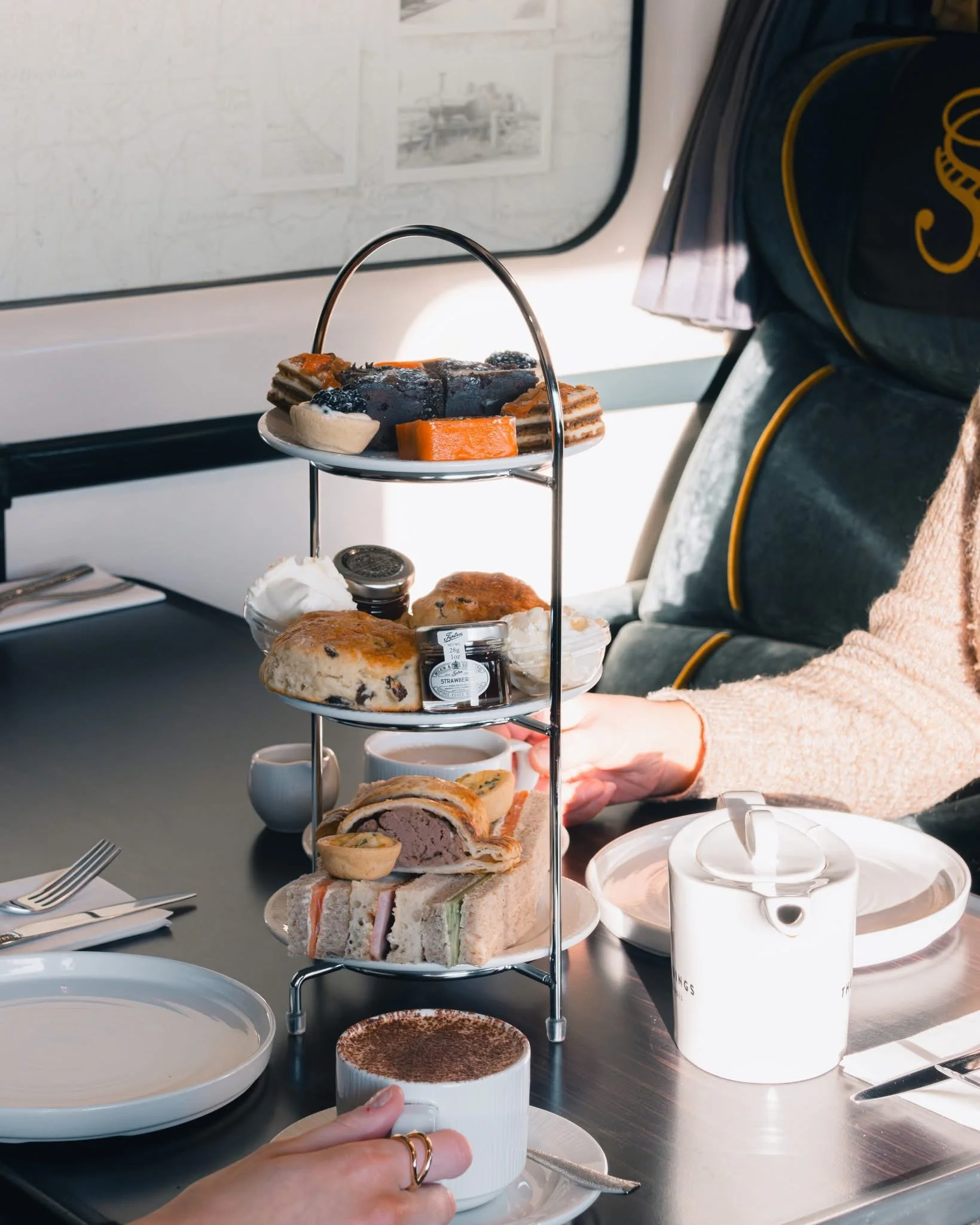 AfternoonTea01.jpg