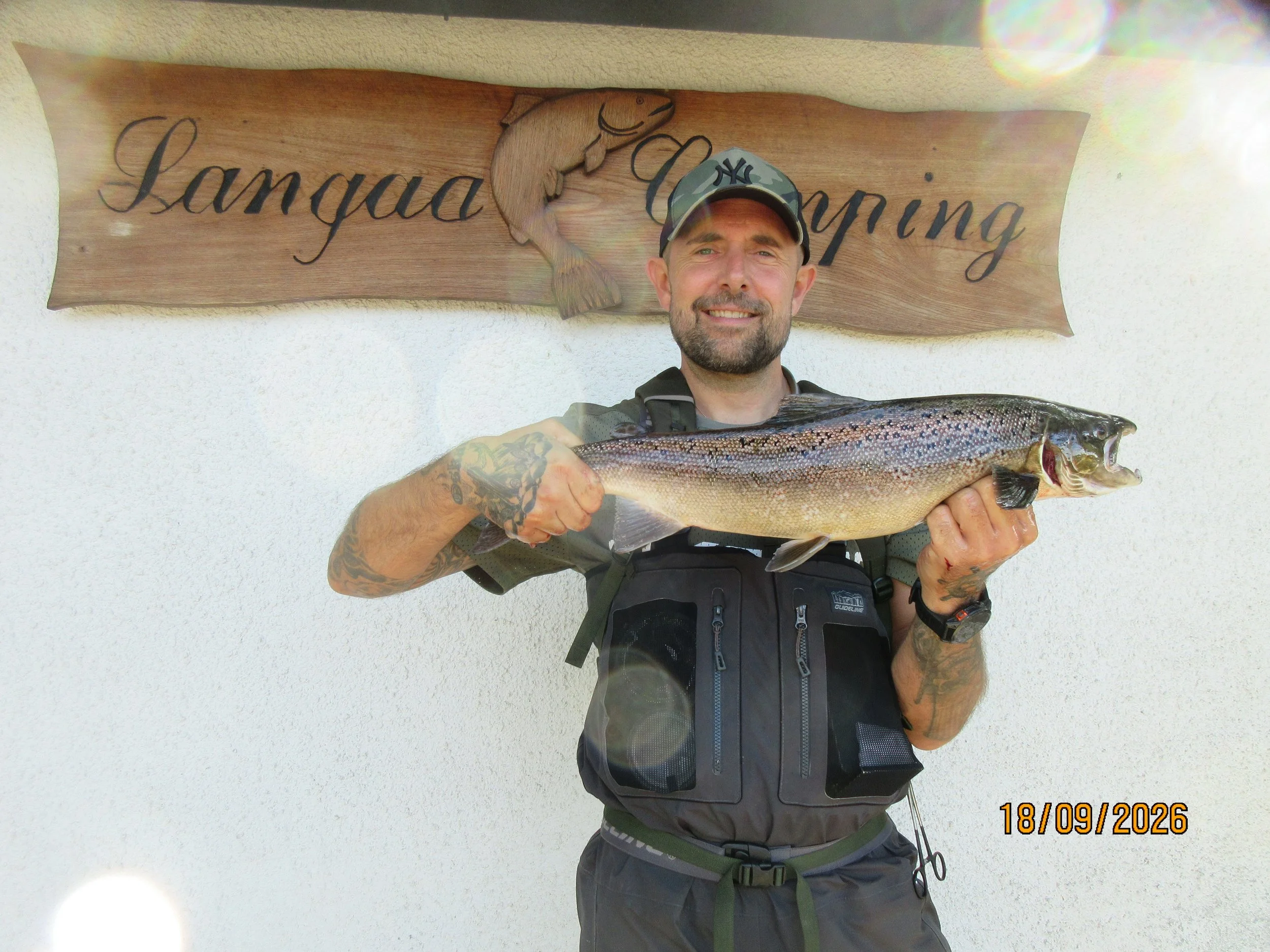 18.09.26 - Mick Hansen laks på 2,42kg, 67cm lang. Fanget på spinner på campingstykket.