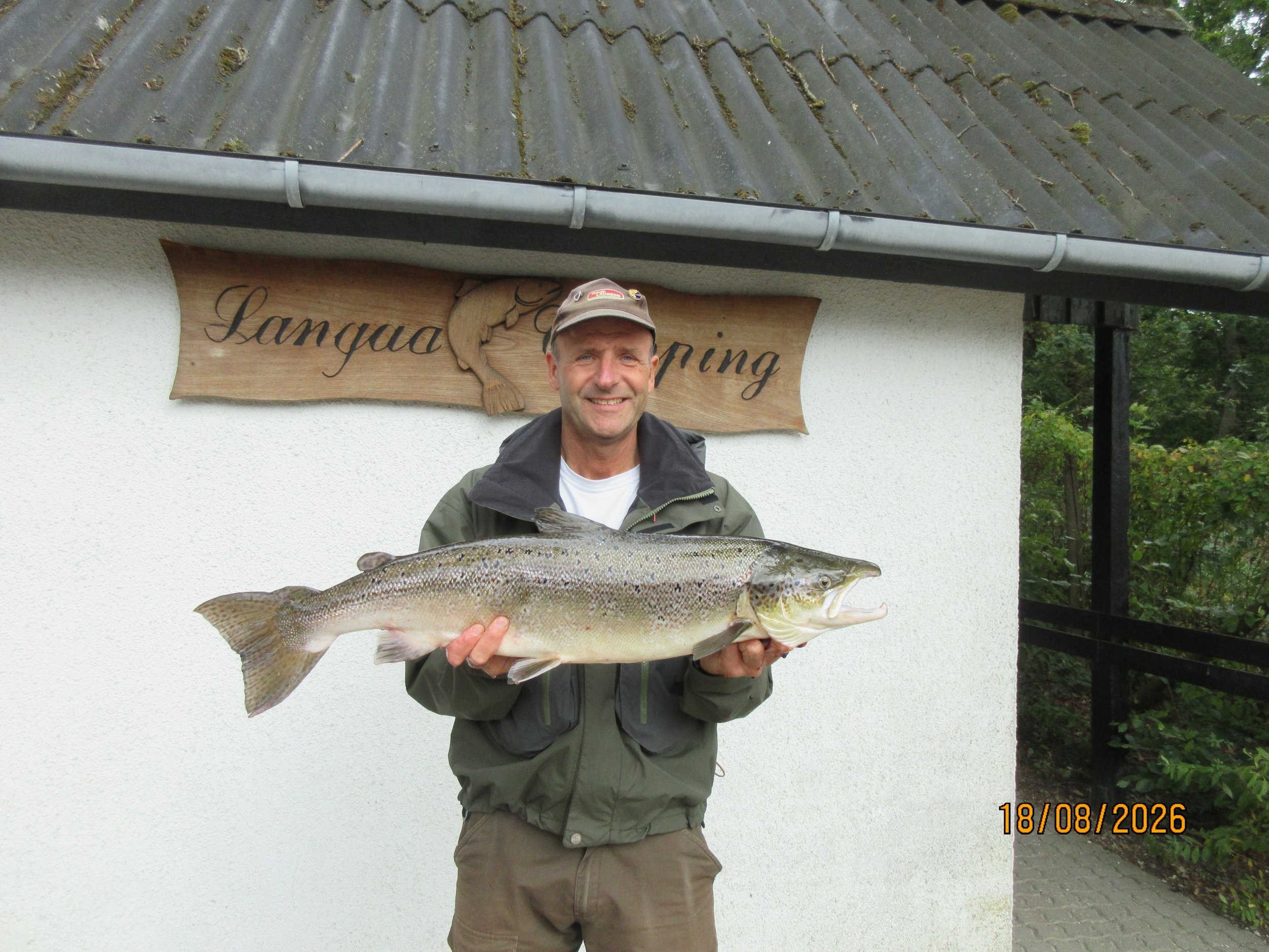 18.08.26 - Ole Knudsen , Laks på 5,55 kg og 83 cm. Fanget på spinner i grøn zone. 