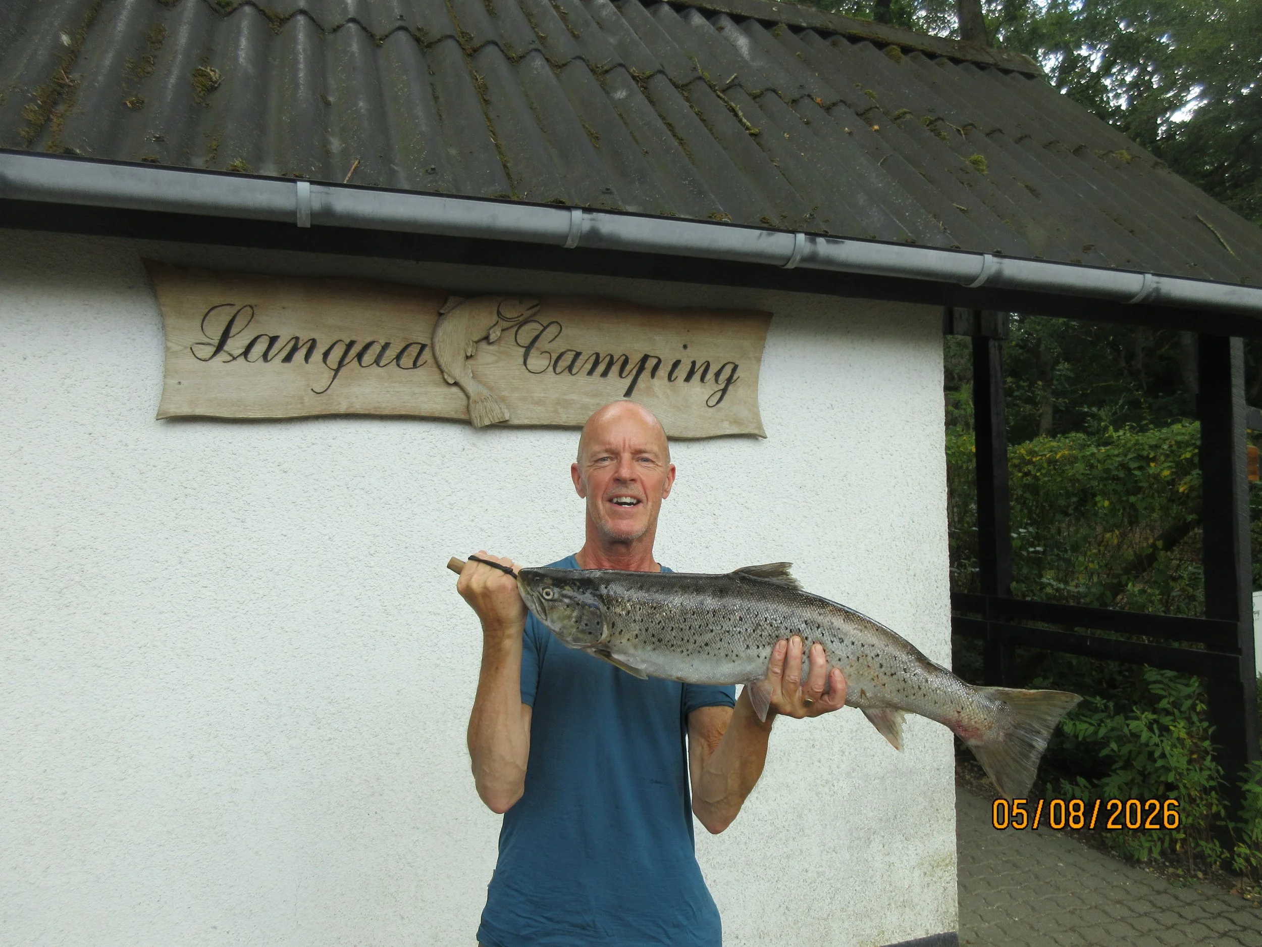 05.08.26 - Mark Bird fange en flot havørrede. 
3,90 kg. og 90 cm. på grå zone i Lilleå på spinner.