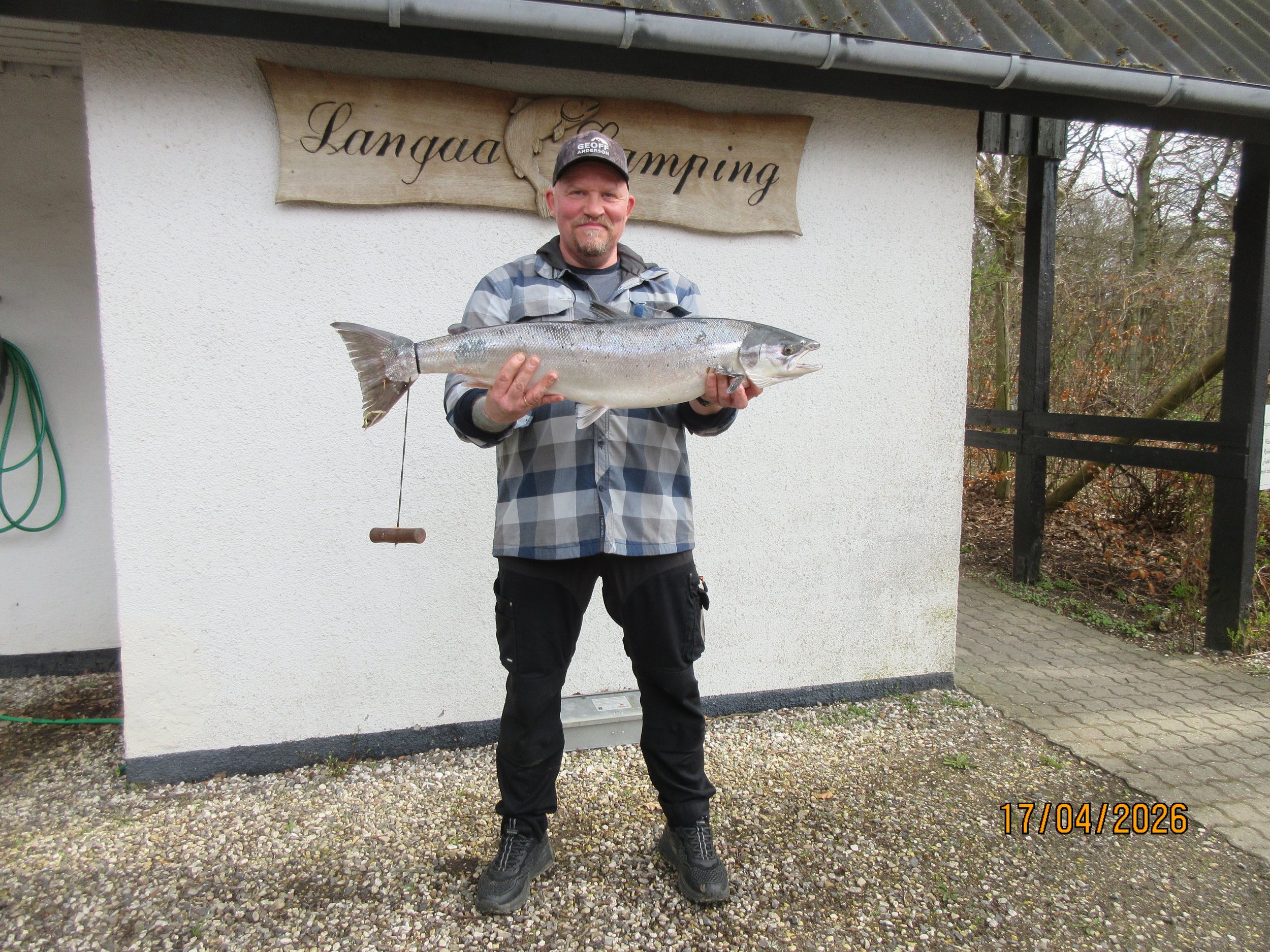 April 7, 2026 - Thomas Hjelmager caught a fine salmon weighing 6.95 kg and measuring 92 cm in Zone 4 (BFS waters) using a spinner. 