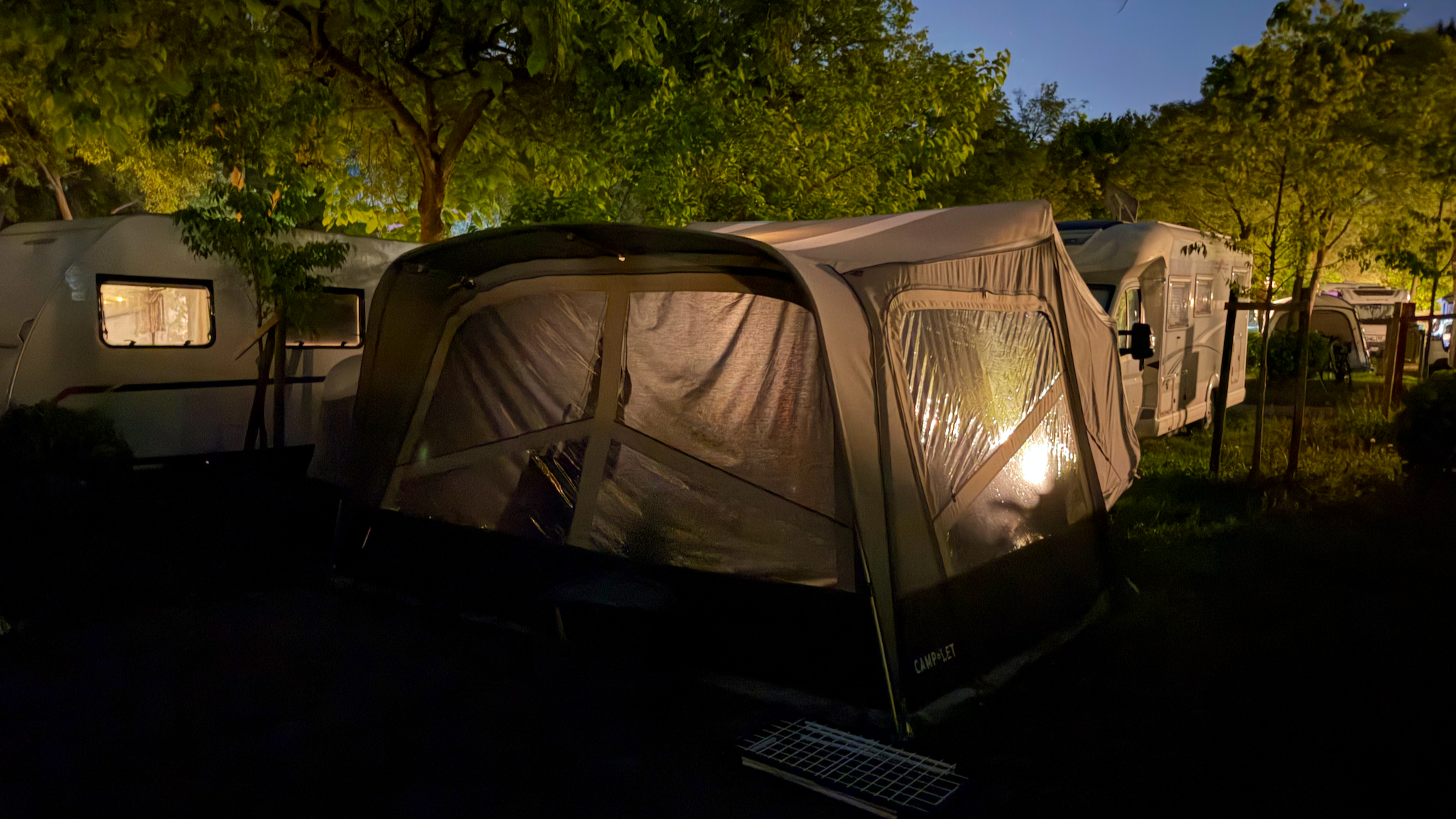 FALT.HAUS  Camping mit Faltcaravan & Zeltanhnger