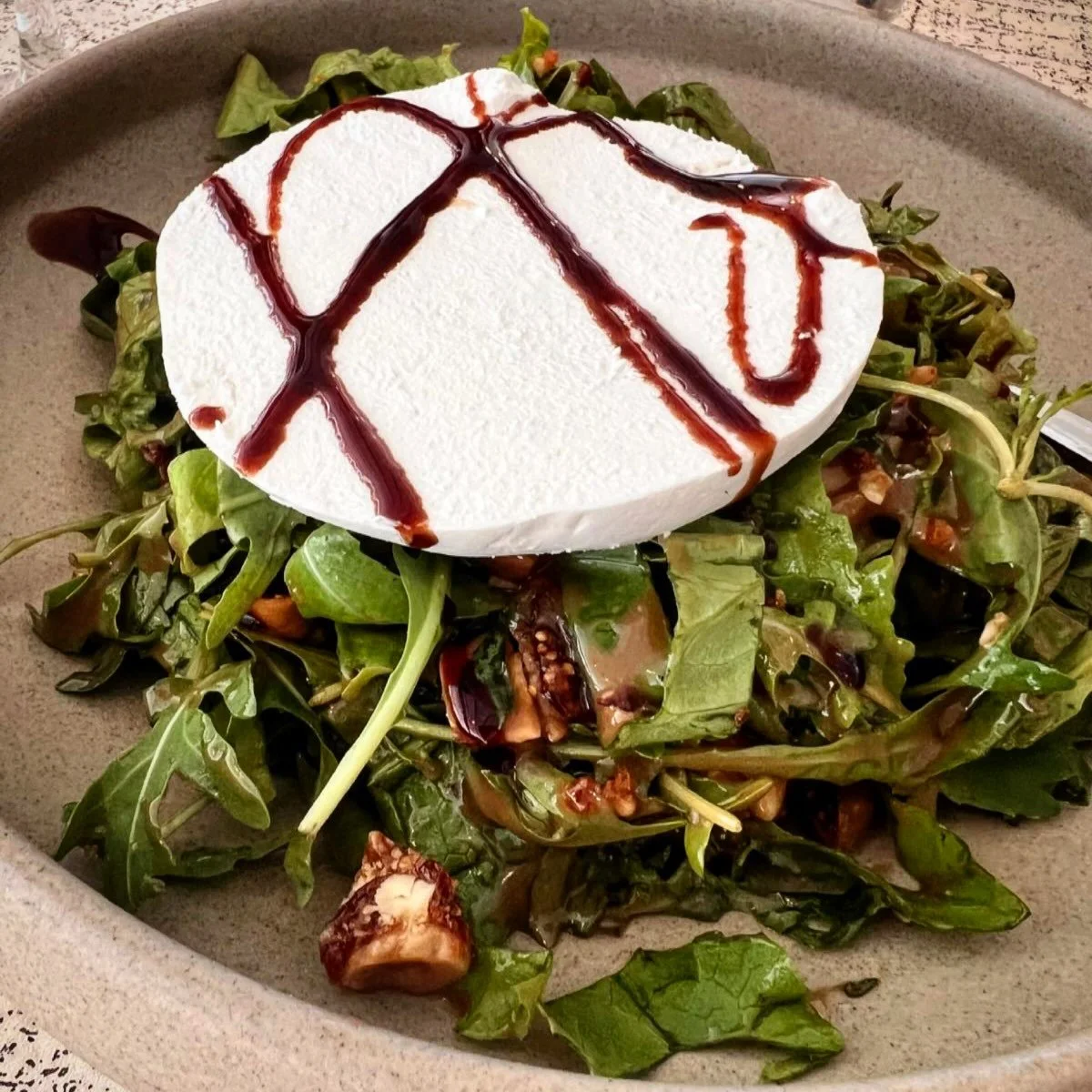 I&rsquo;ve got a bit of a thing for this salad. @patio_dining