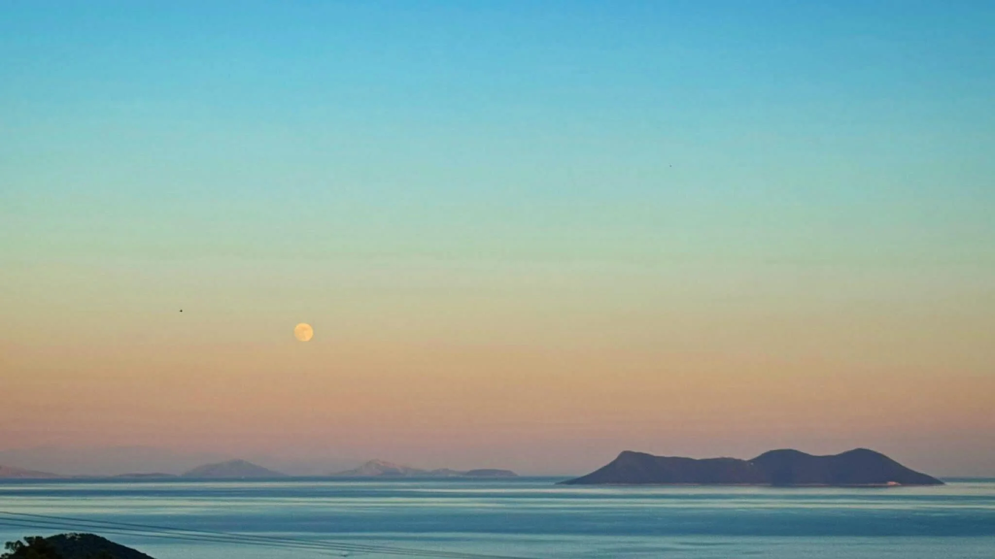 We live in a Strawberry Moon paradise.