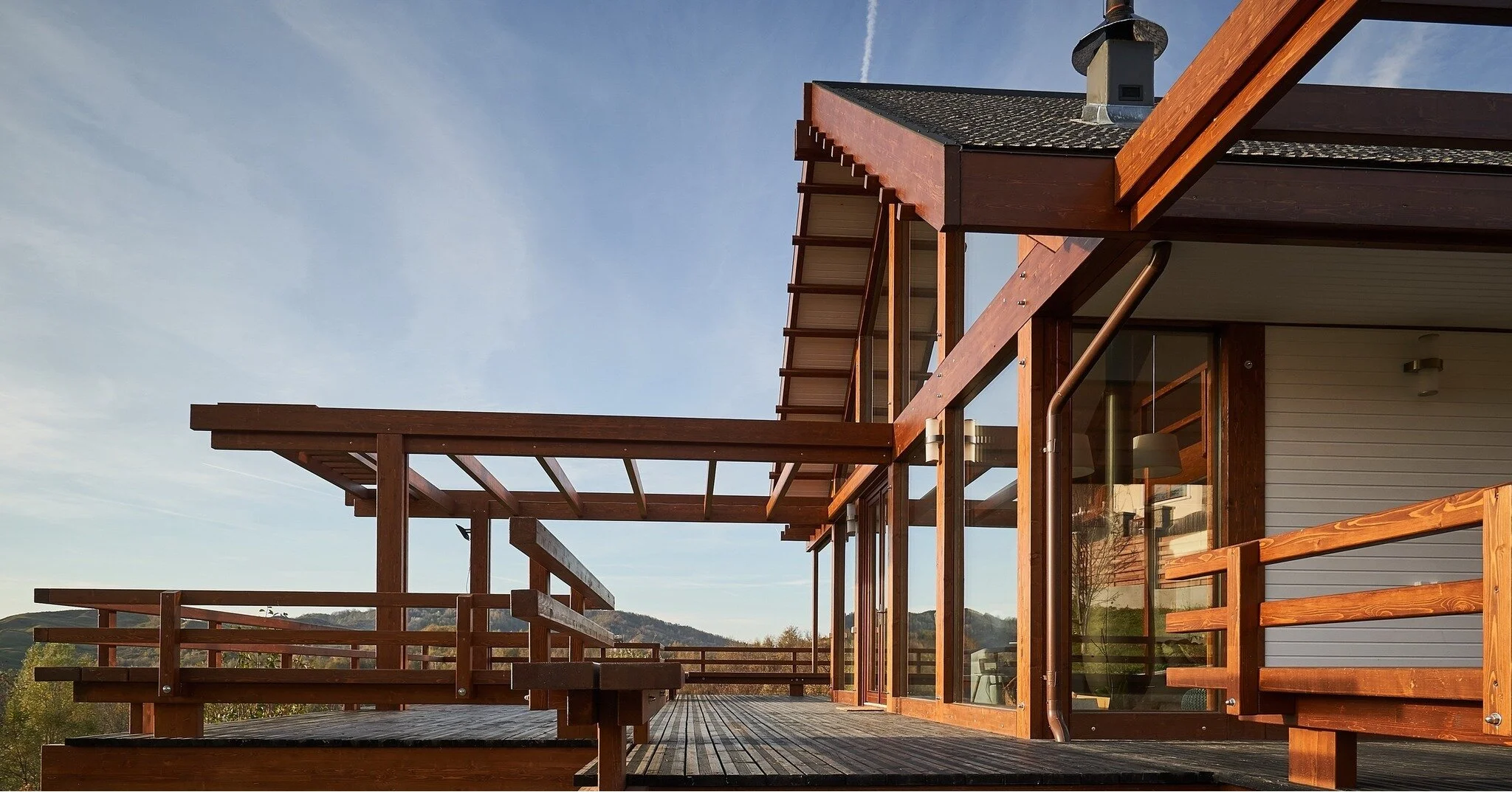 Are you thinking of building a new house and wondering whether to choose a classic concrete construction or a wooden one? Here are the 5 most important differences between a classic construction and a Soleta house:

Sustainability: Concrete is a high