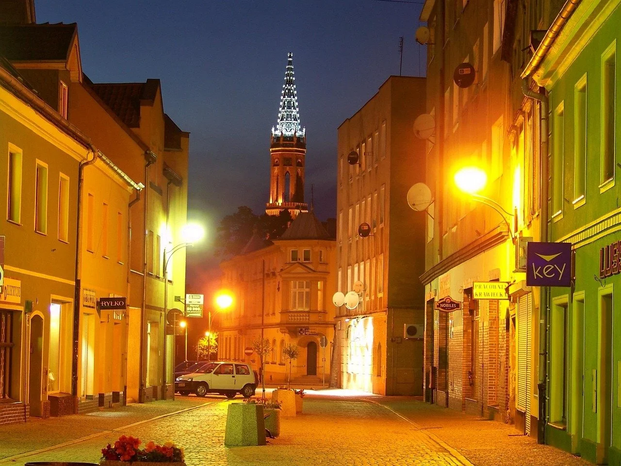 Centrum miasta Żagań nocą - lokalny skup aut i kasacja pojazdów Atom Recykling