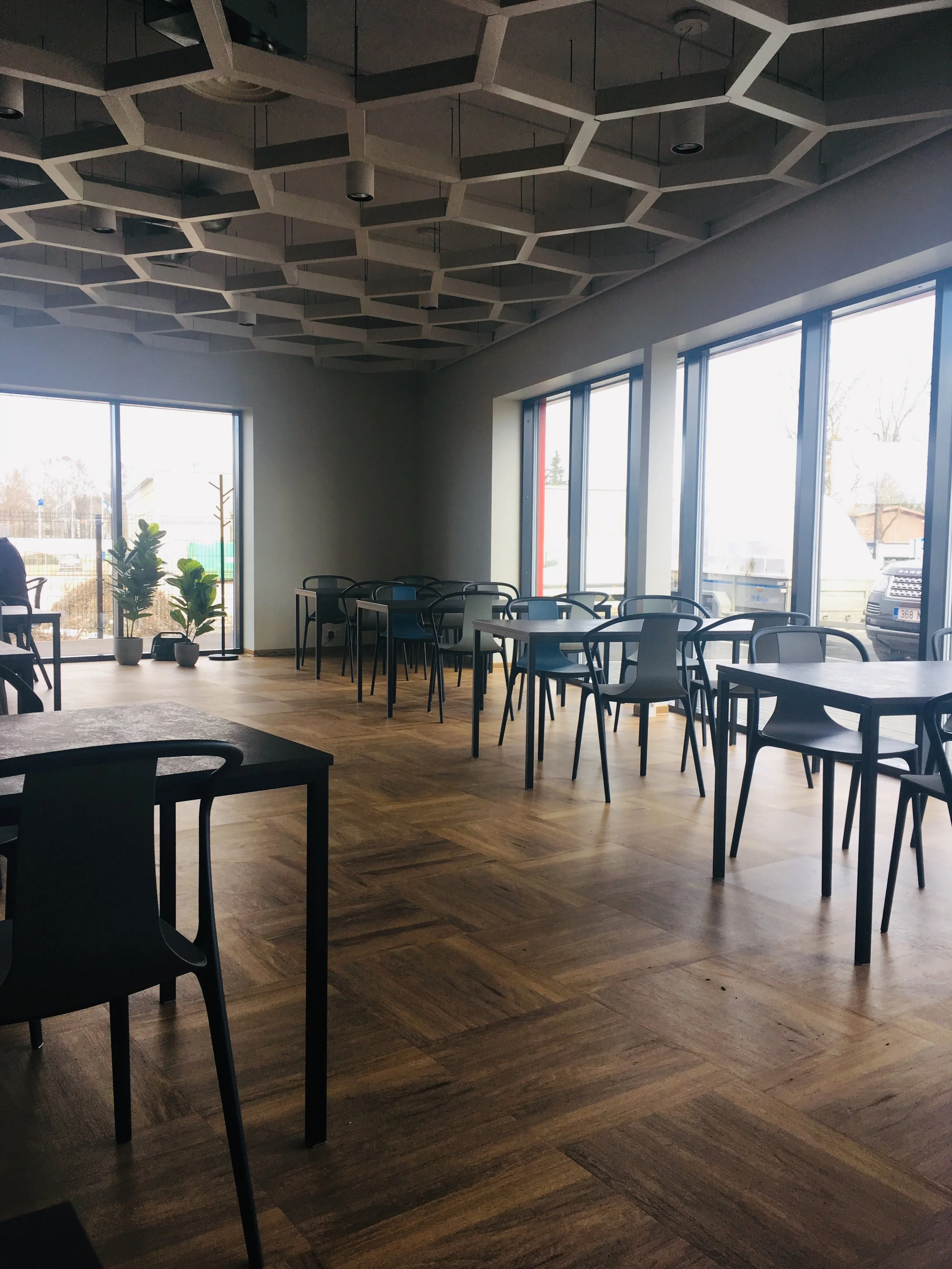 suure ruumi sisekujundus eriline lae detail