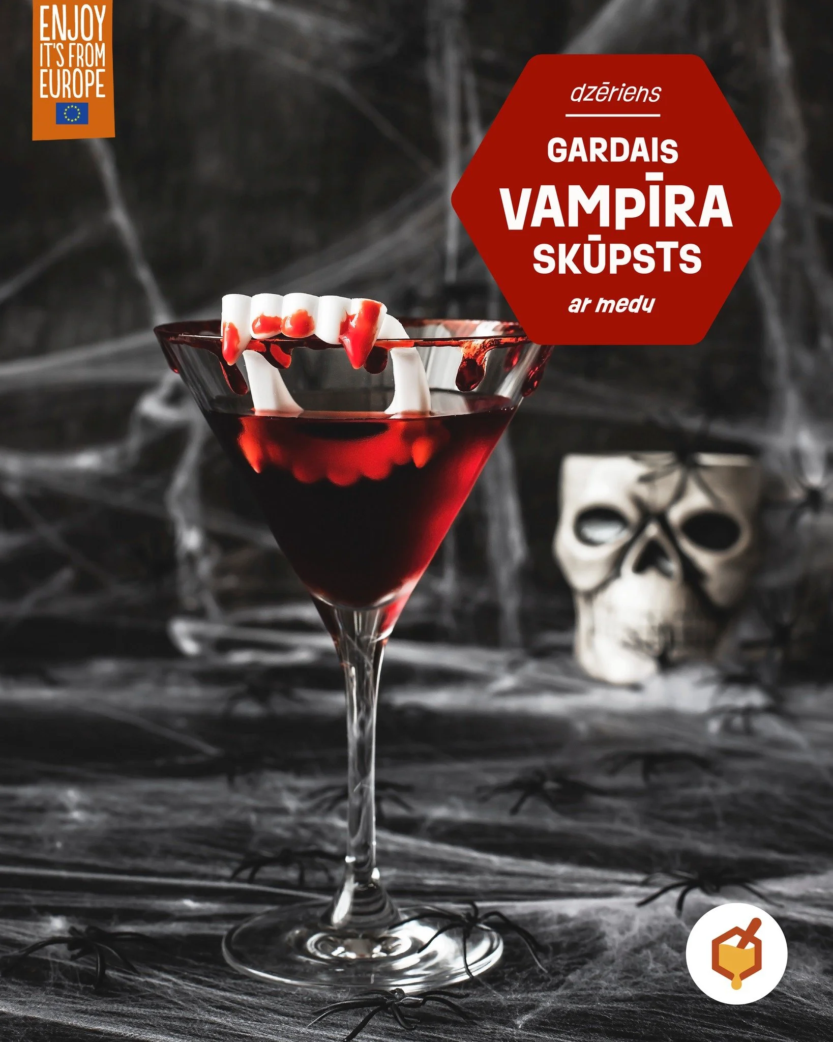 Svētki rodas svinot! 👻
Ja plāno atzīmēt helovīnu, attiecīgās noskaņas radīšanai noderēs šī vizuāli iespaidīgā un garšas ziņā – dzirkstoši saldā recepte! 🧛🎃
Meklē šo un arī citas gardas idejas, kurās piedal