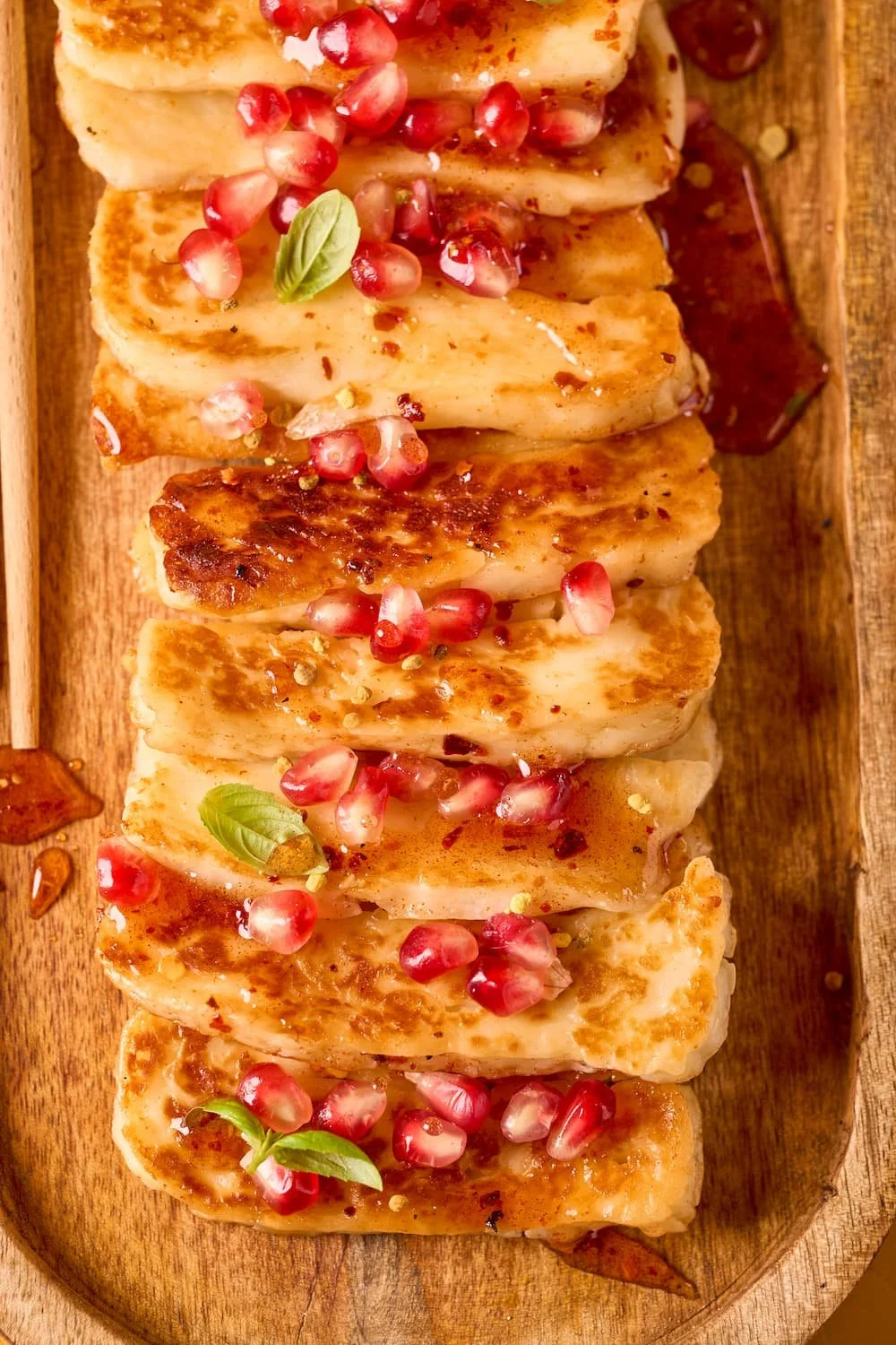 Pikantajā medū cepts halloumi siers