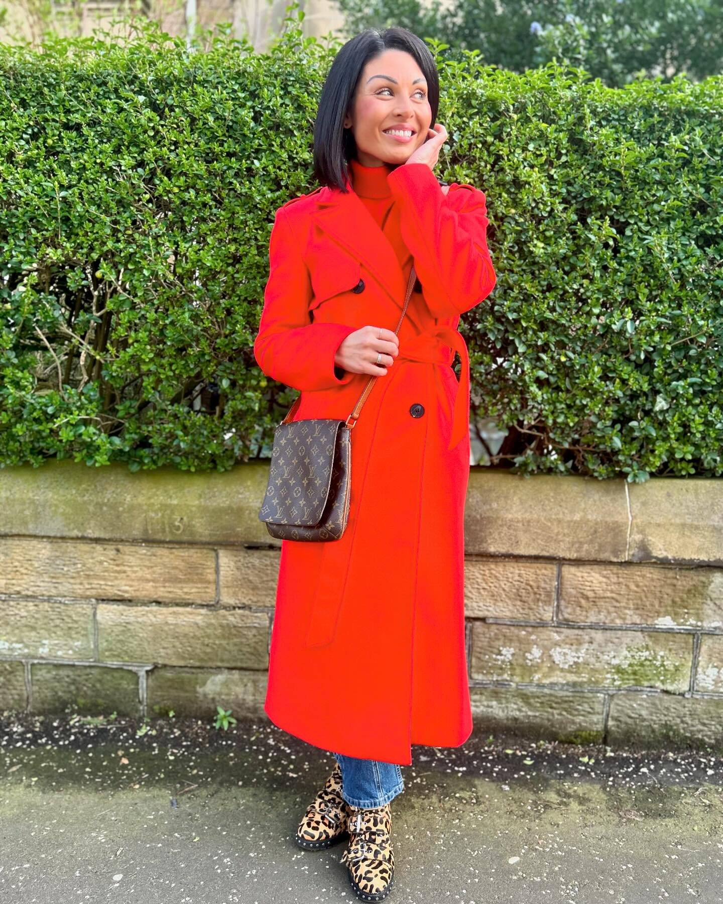 I was the lady in red for a trip to see the amazing Back to Black movie at the @dominioncinema last week 🖤
.
I don&rsquo;t go to the cinema very often but when I do this is my absolute fave spot in Edinburgh ❤️
.
Film was brilliant by the way, I wou