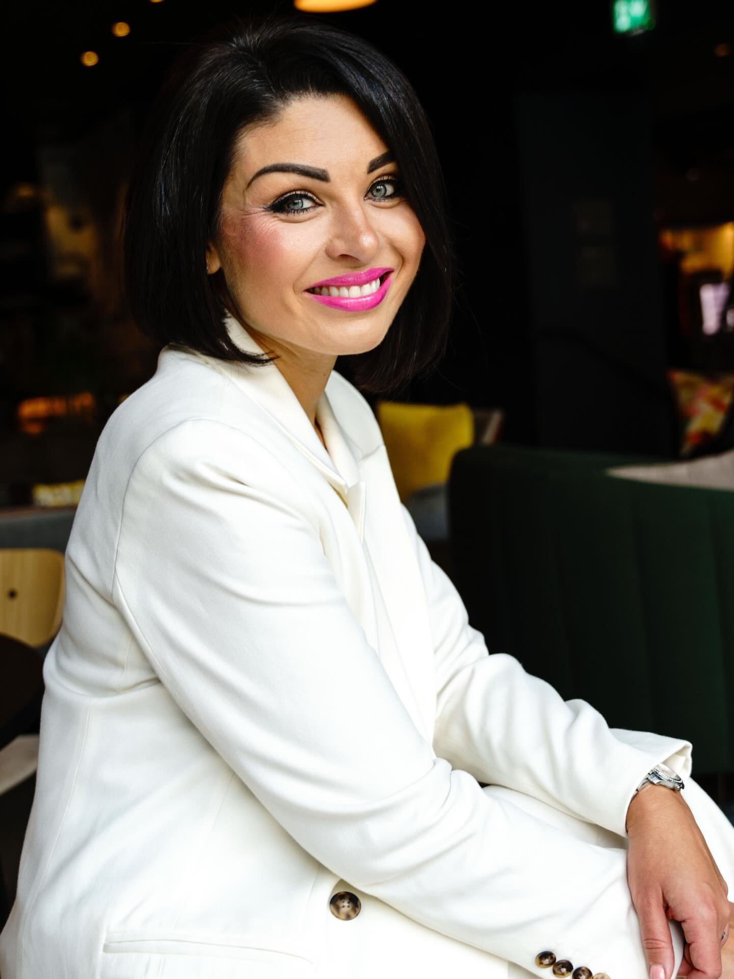 I seem to have lots of new followers in the last week so maybe it&rsquo;s time for a little reintroduction 🙋🏻&zwj;♀️ Let me bullet point it for ya as nobody has the energy to read 5 paragraphs is January! 😜😂
.
🩷After a career in retail and bank 