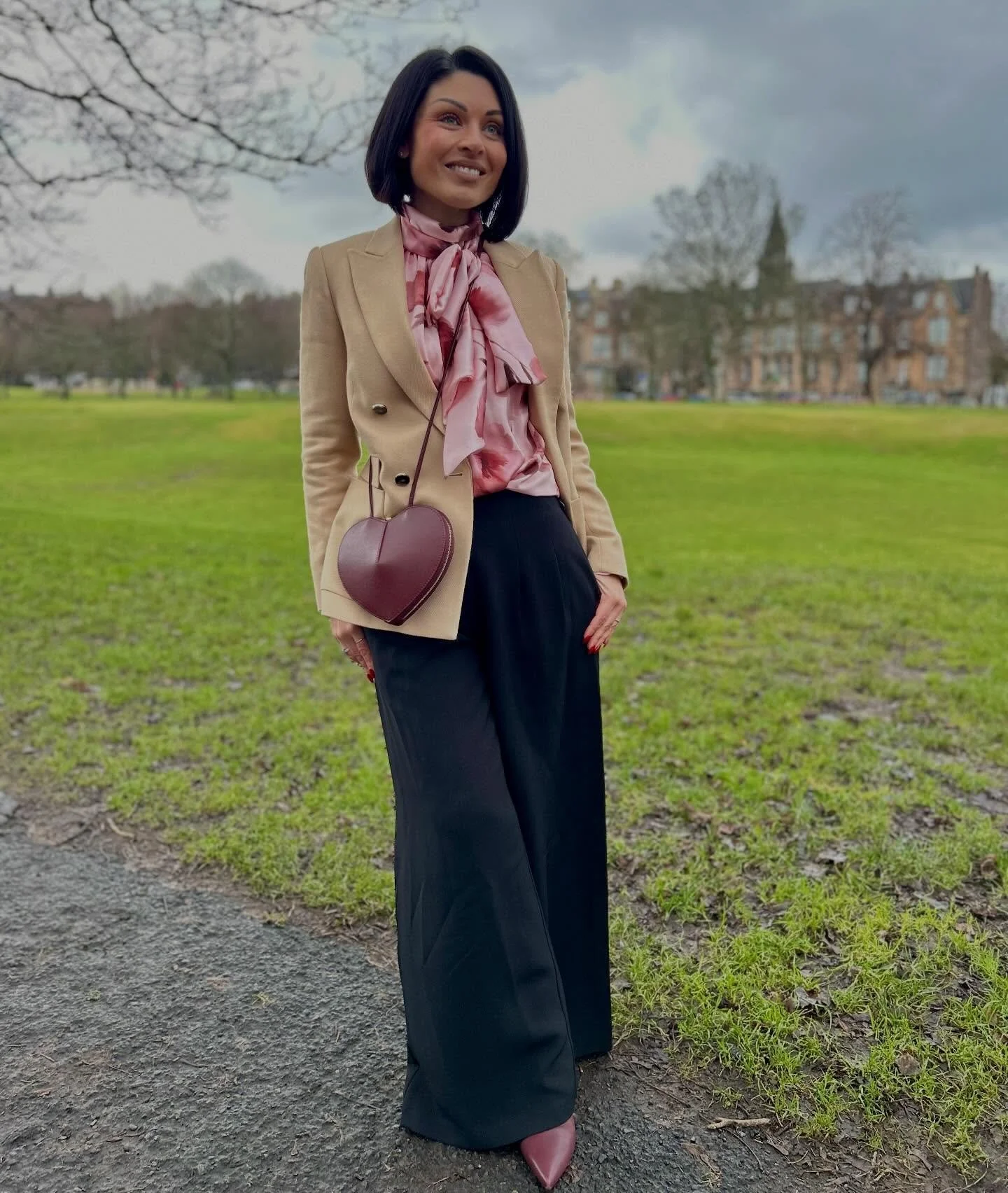 First @howtolyb of 2026 this morning and it certainly was a good one; celebrating their 8th birthday and listening to my lovely friend @suzi_laird talk about everything @positivebalance.finance 🩷
.
Lots of new faces today, some lovely catch ups with