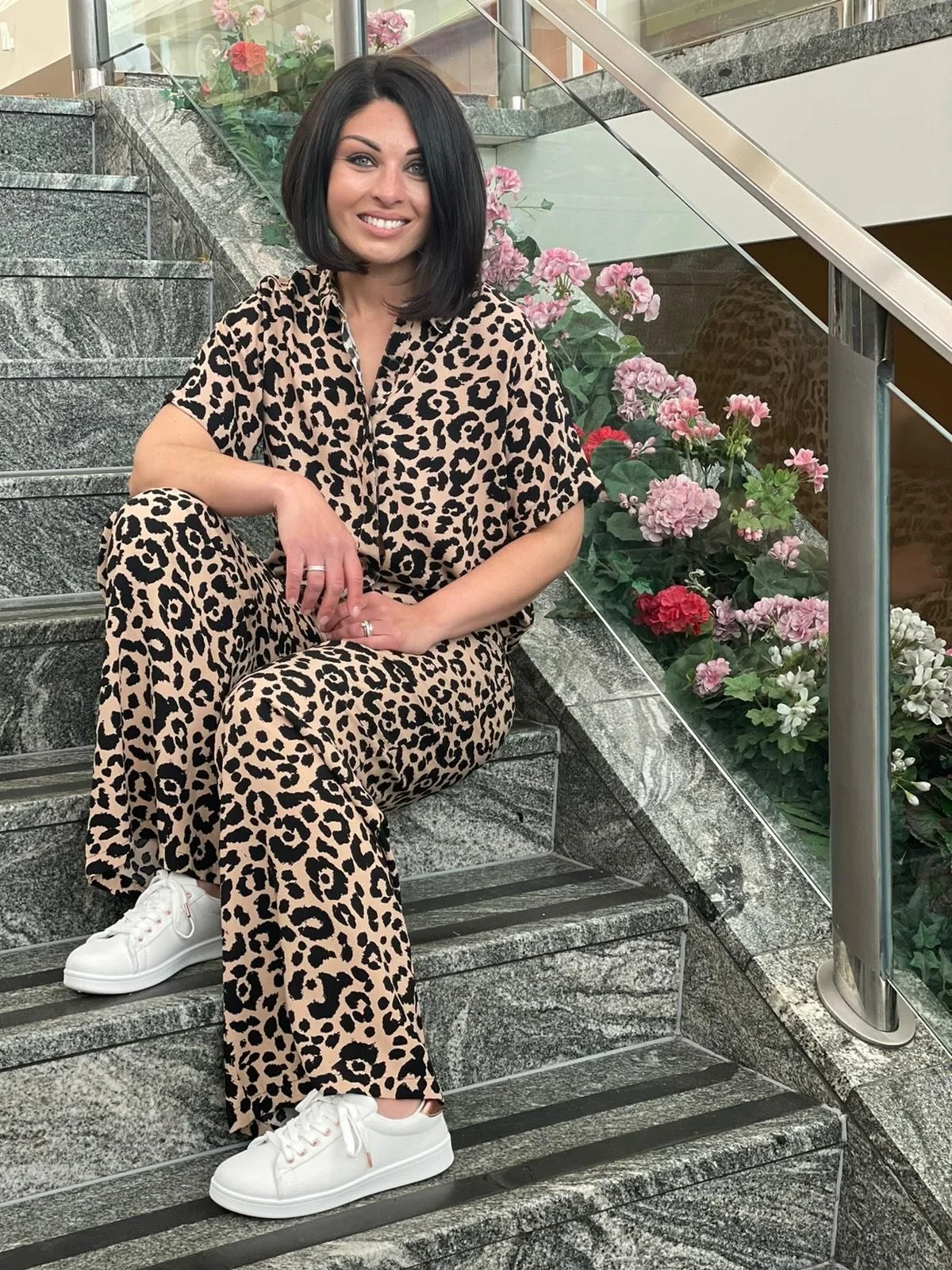 Come and see me at @gyleshopping this Saturday! I&rsquo;ll be outside my girls at @bootsuk in the centre of the mall so you can chat to me and ask all your style questions 👗🌈🛍️
.
I mean, anyone who knows me knows I&rsquo;m never away from this pla