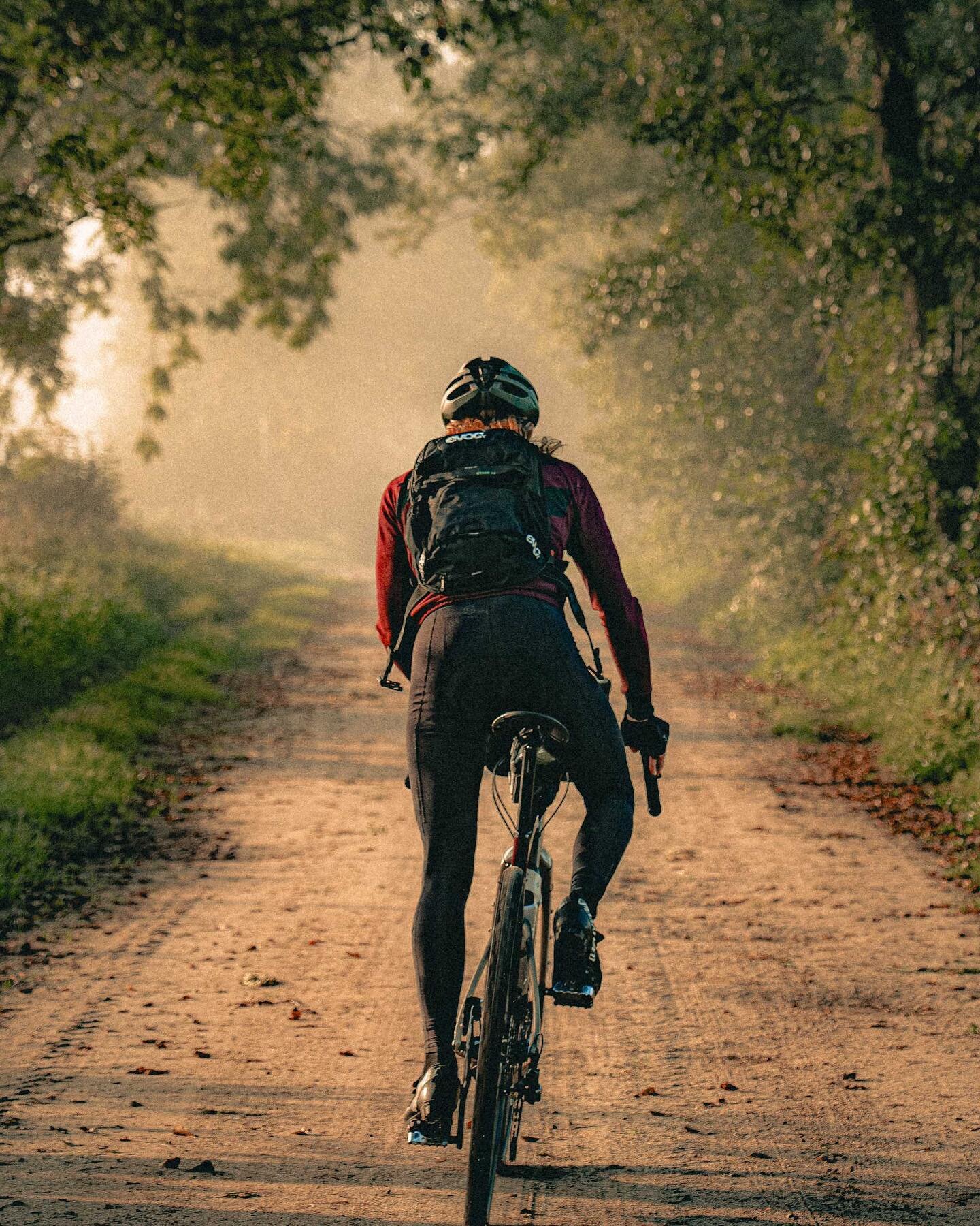 Lekker skeuren en vies worden door de Fryske Walden🚴&zwj;♀️✌️

#gravelride #cannondale #biketouring #mustgetoutdoors #igtravel #fantastic_earth #bikeadventure #frysl&acirc;n #jistrum #fryskew&acirc;lden #bikelife #shimanogravel #unitedingravel #grav