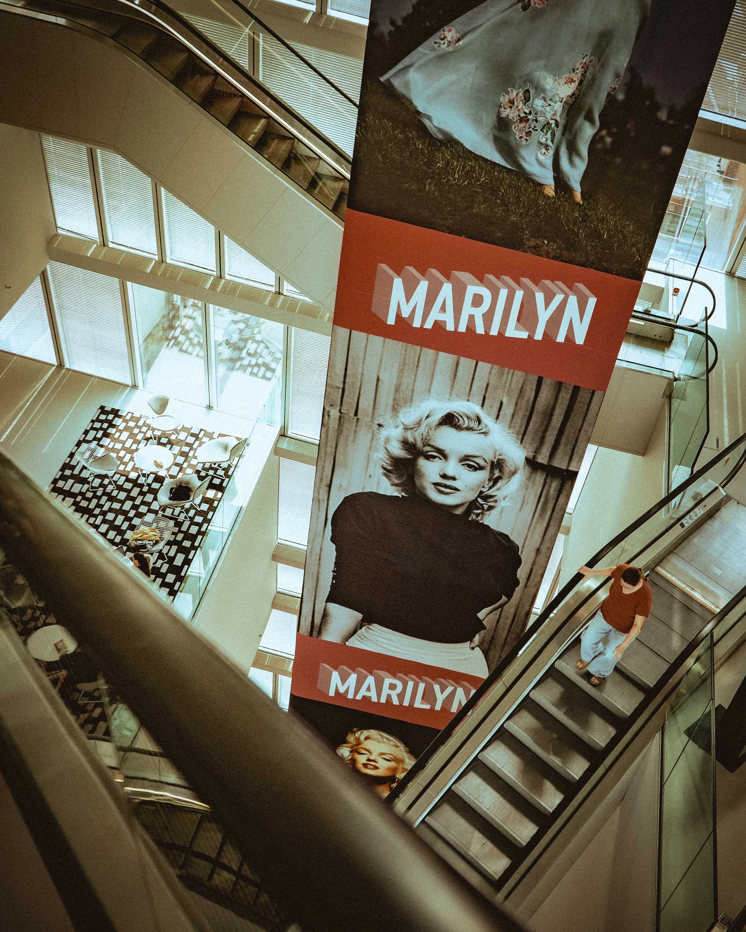 More than an icon.

A glimpse behind the legend.

#marylinmonroe #groningen #film