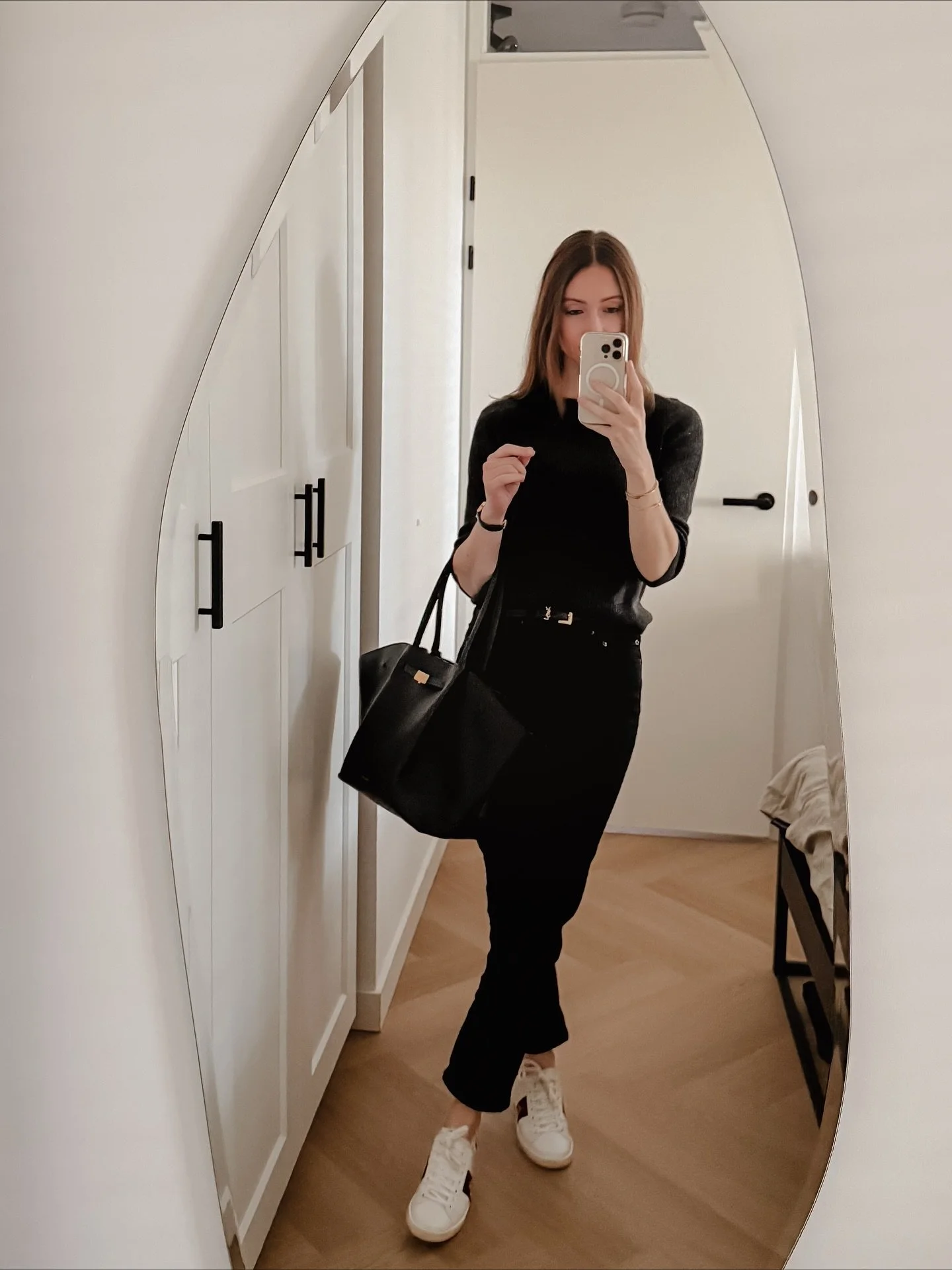 Life lately❤️ Van branding shoots, coaching sessies tot aan gezellige etenjes, shoppen en solo work dates!🥰 Heerlijk om zo m&rsquo;n dagen te kunnen vullen!

Toen ik begon met ondernemen en mijn zelfontwikkelingsreis, was mijn doel om een leven te c