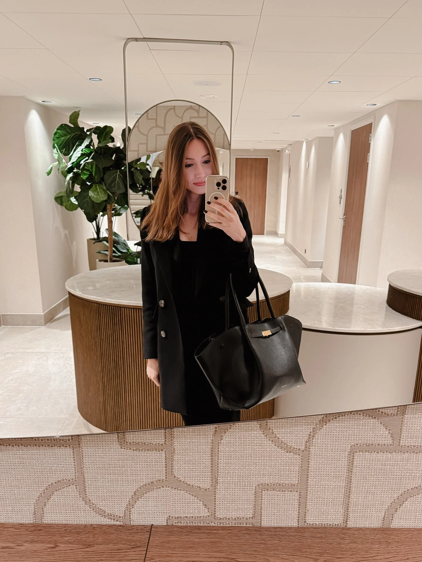 Ben ik met al mijn coachees deze maanden druk bezig met Instagram plannen en zorg ik ervoor dat ze veel content maken en posten. Is mijn eigen laatste post begin november. Oeps! 😅

Ik moet eerlijk zeggen dat ik ook echt niet doorheb dat we alweer in