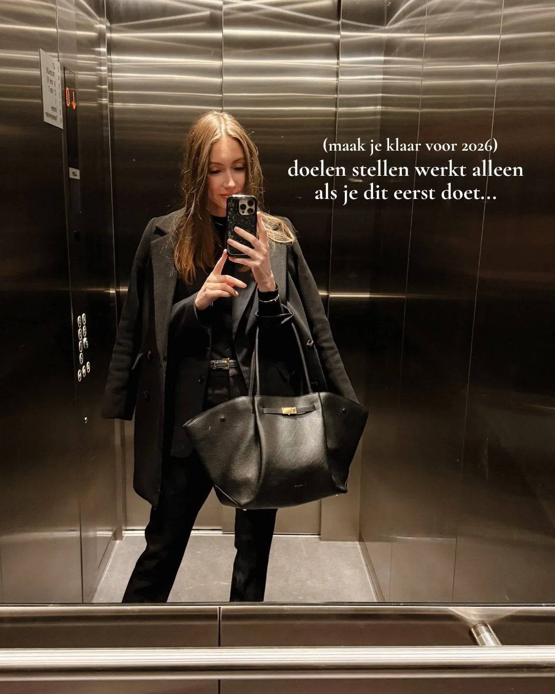 Al sinds het begin van mijn ondernemersreis stel ik elk jaar bewust doelen en maak ik vision boards.✨ Niet alleen omdat ik het leuk vind om te doen, maar omdat het echt werkt. Er wordt namelijk gezegd dat de kans dat je je doelen daadwerkelijk behaal