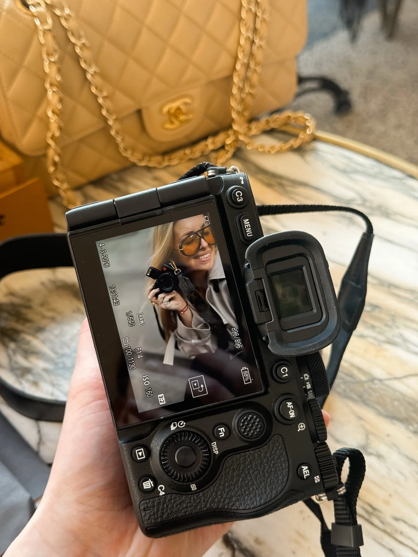 Wat backstage beelden van deze toffe shoot gisteren met @byanoukboonstra 📸🔥 Zo heerlijk om weer eens vrij werk te maken en met de styling van Anouk hebben we echt de tofste beelden gemaakt! Resultaten volgen snel&hellip;👀

En voor iedereen die ben