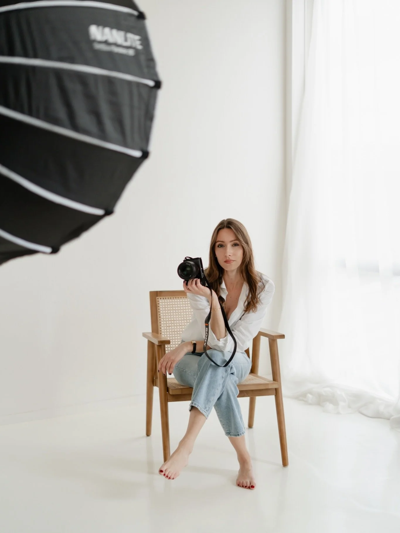 Wat backstage beelden van mijn eigen shoot!🎥 Was zo leuk om te doen, thanks to @studio.ileve. Deze week weer 3 shoots op de planning, daarnaast veel edit werk en @shootstack.io launch preps natuurlijk! Busy weeks 🤭