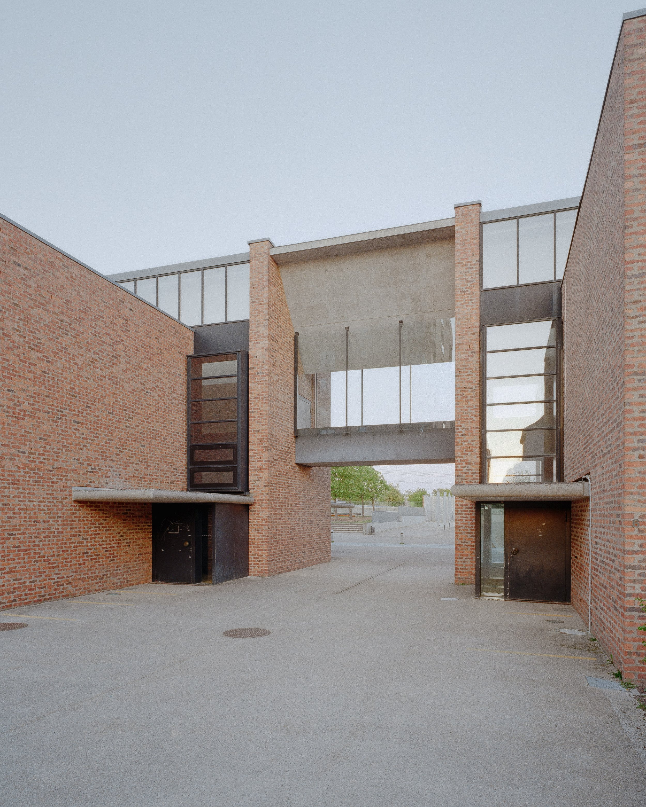 Julian Holzwarth Schule Ostfildern LRO  architekten Architectural stuttgart Architektur Fotograf architektur interior fotografie architectural photography medium format photography Mittelformat mamiya design Stuttgart 