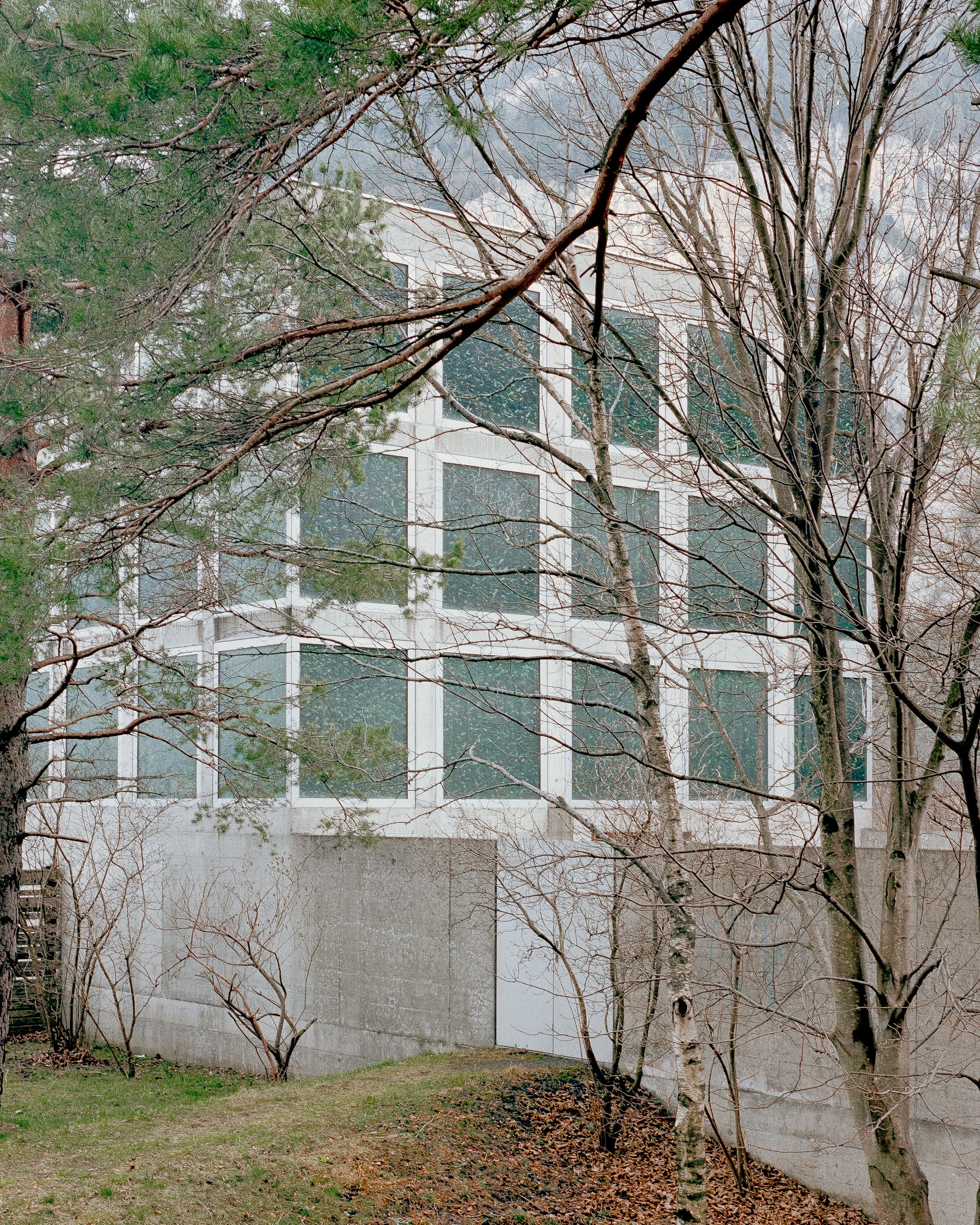 julian holzwarth autobahn Kapelle erstfeld Schweiz Guignard& Saner architekten Architectural stuttgart Architektur Fotograf architektur interior fotografie architectural photography medium format photography Mittelformat mamiya design Stuttgart 