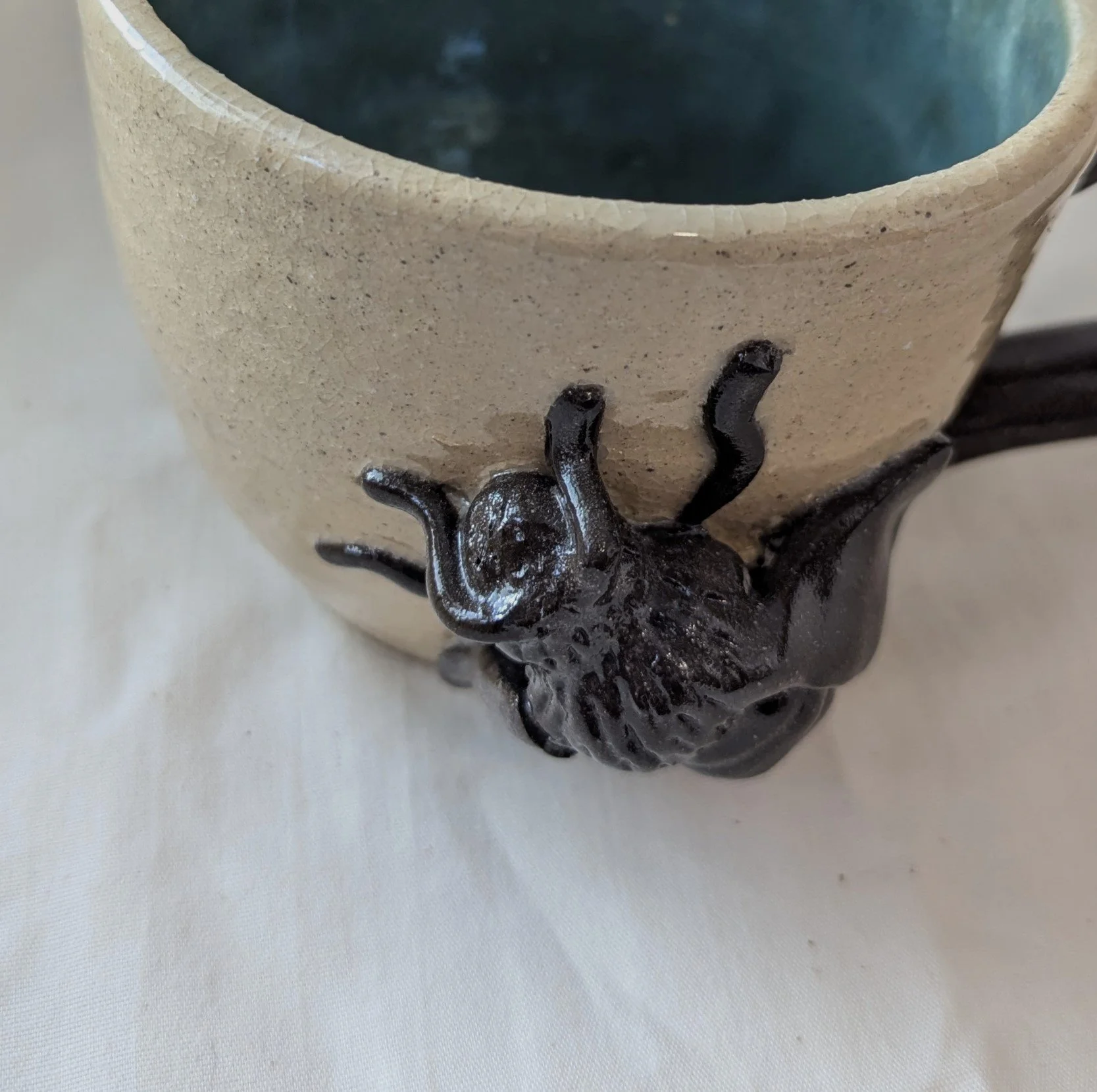 bee mug 1b.jpg