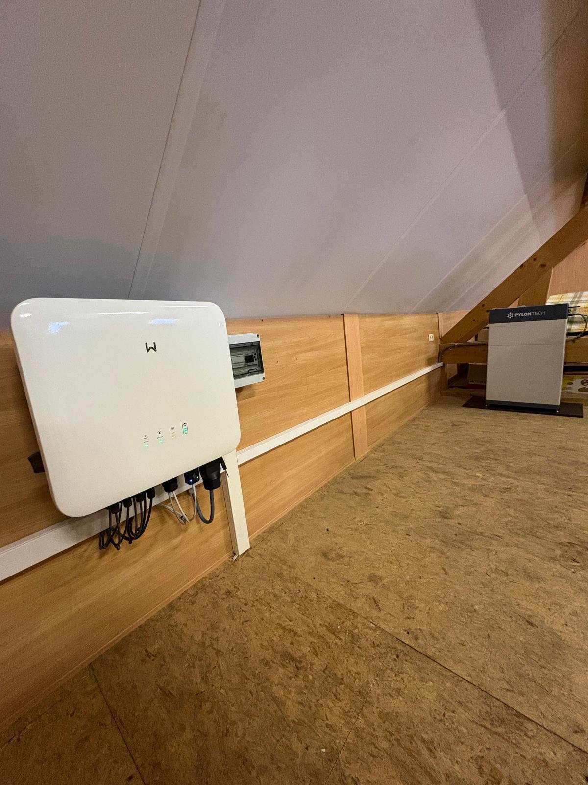 Goodwe omvormer verbonden met Pylontech thuisbatterij