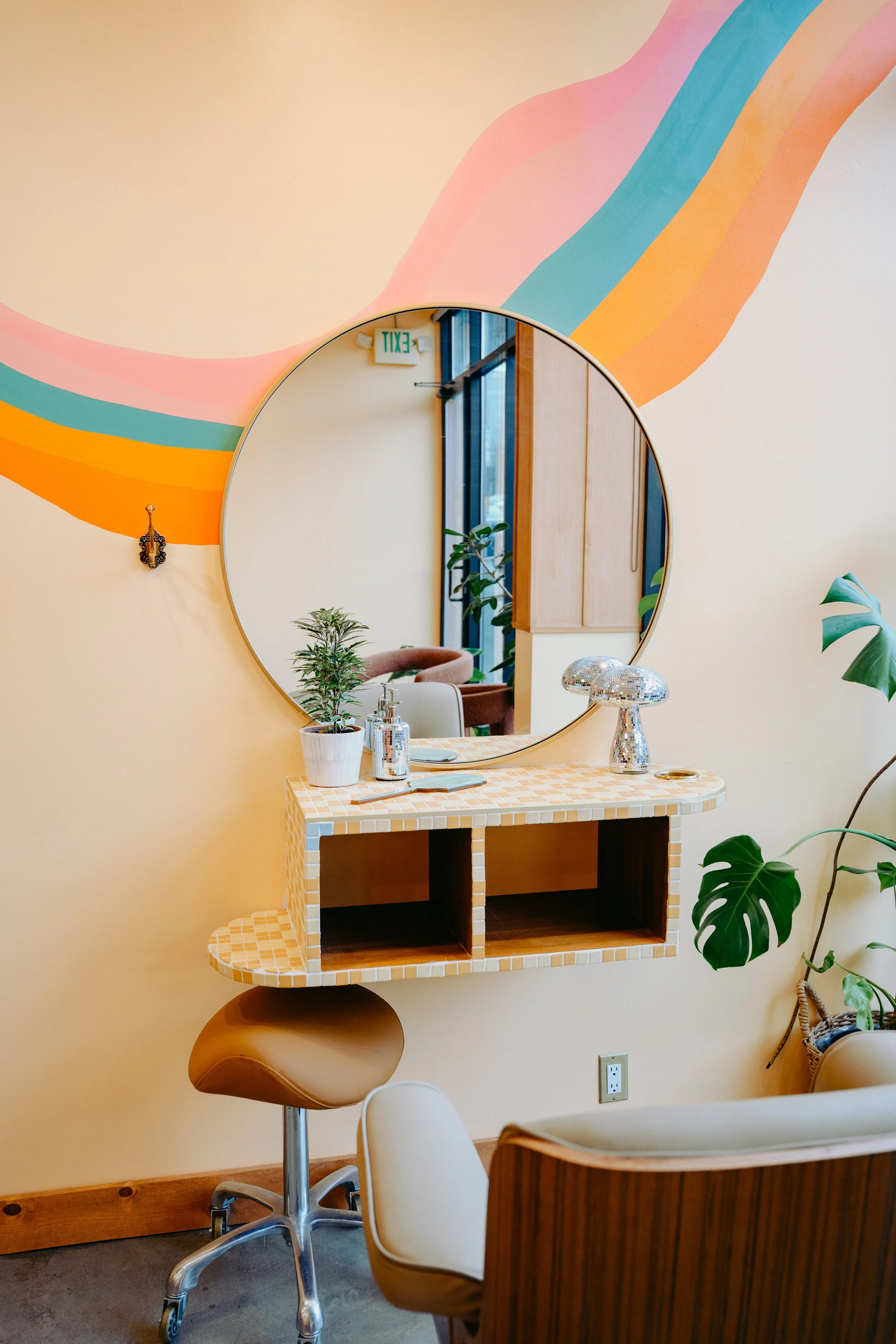 If you are looking for the best hair salon in Seattle, then look no further than Lady Neptune. Our flagship location is in the University District and this is a picture of one of the stations where clients get their hair cut.