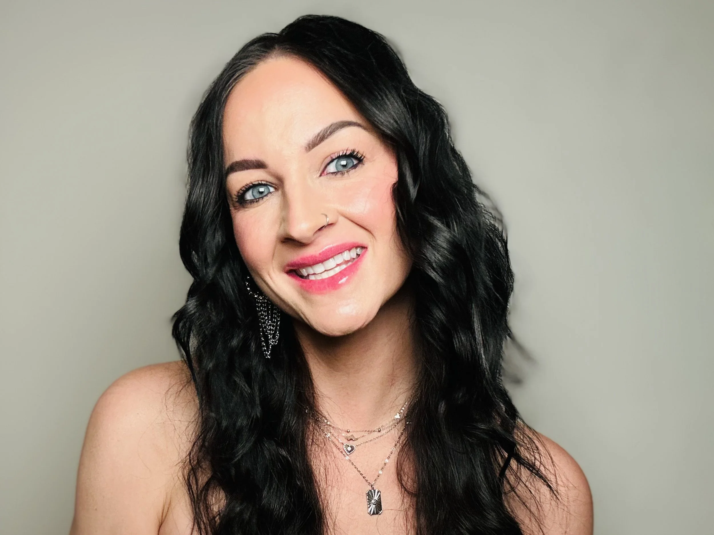 Looking for a balayage in Seattle? Then look no further than Cory at Lady Neptune Capitol Hill. Cory is a master hairstylist with over 20 years of experience. Regardless of what you're looking for, she is the perfect match for you!