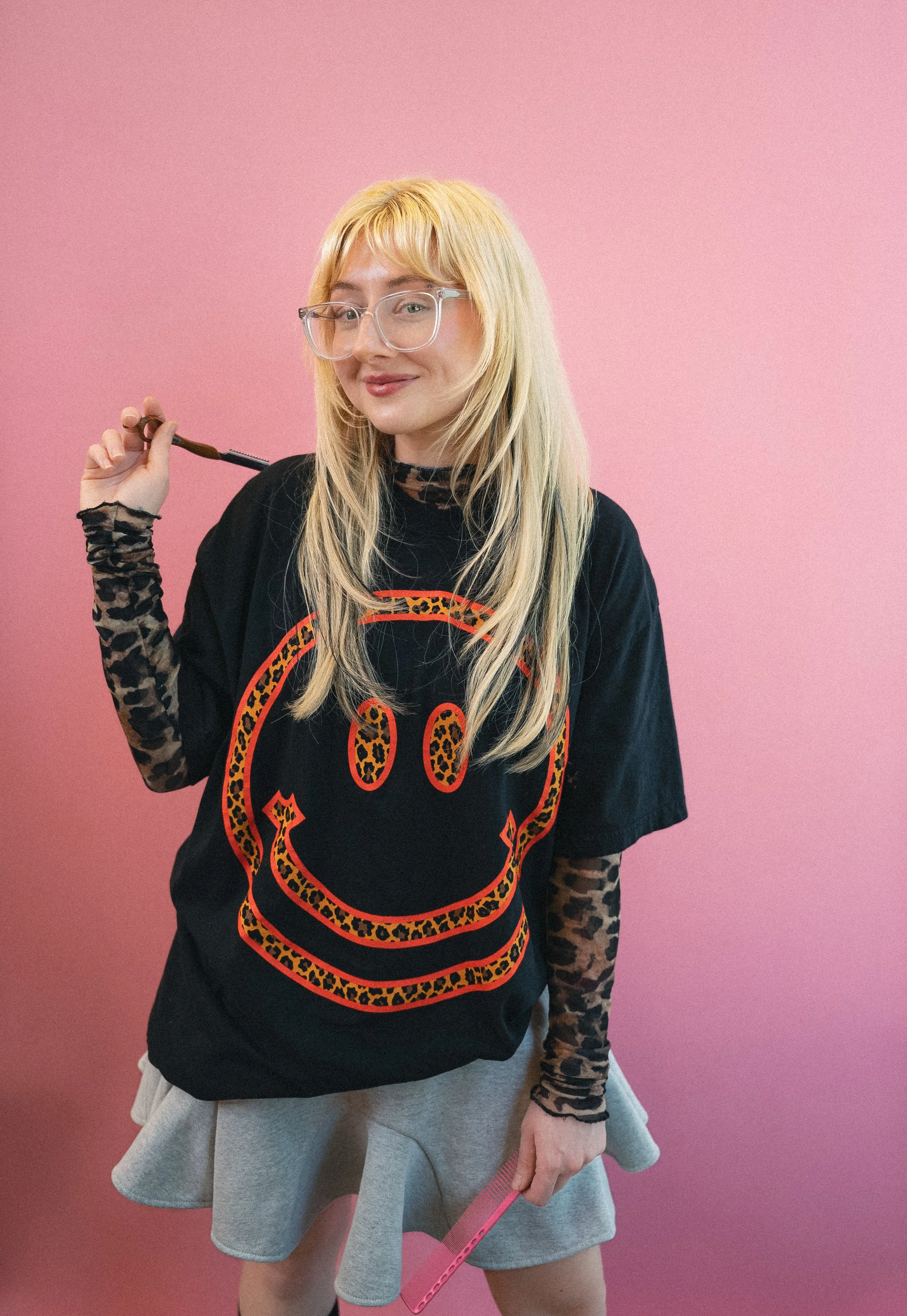 Pinky is an experienced hairstylist who excels in blonding, bronding, and dimensional color, bouncy layers, shags, bobs, and bangs