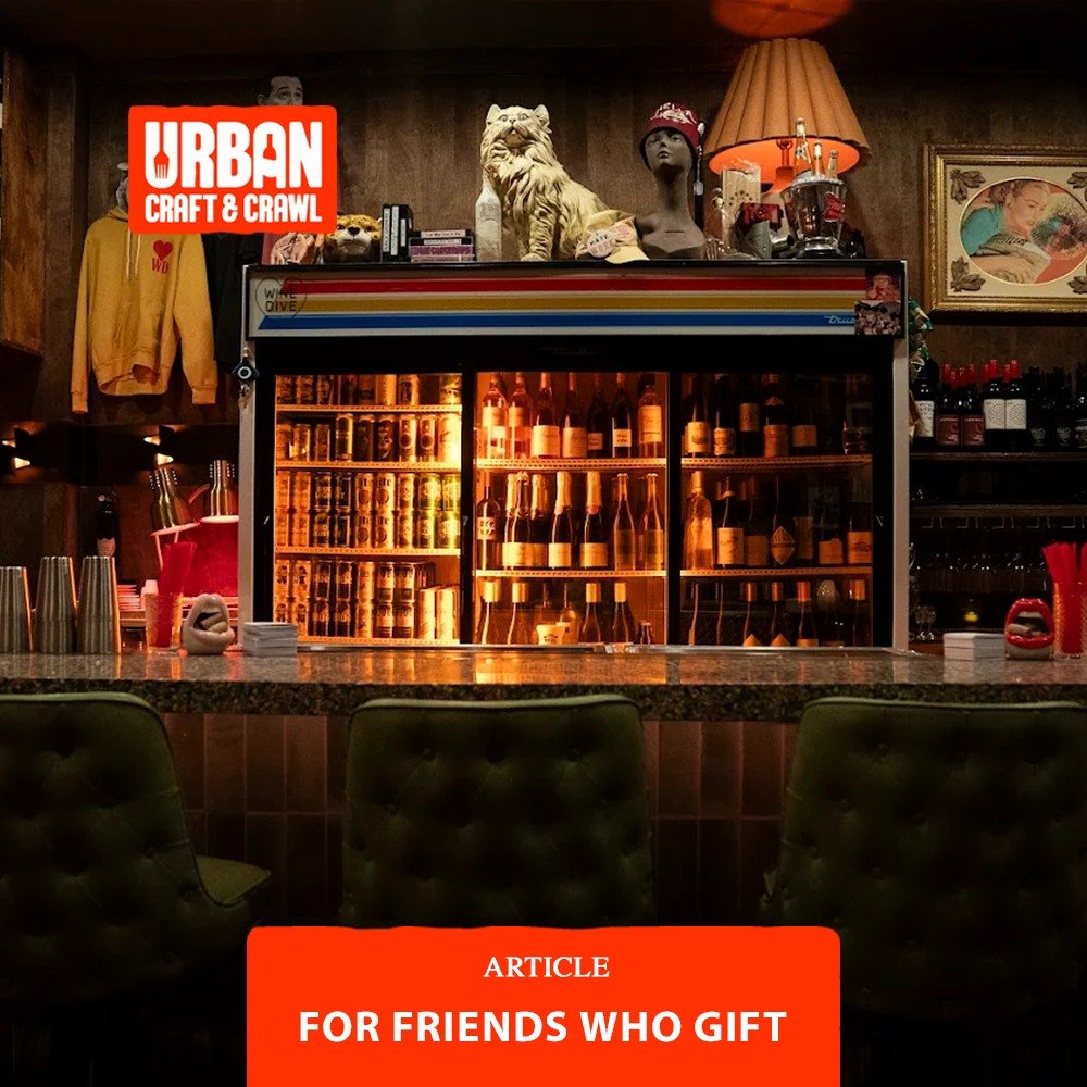 &ldquo;What are we doing for Friendmas?&rdquo; This. These places. New guide is up. Go plan something cute. ❄️

📸: @winedivephilly 

#SecretSanta #PhillyBars #PhillyEvents #GiftSwap #holidayseason #friendsmas