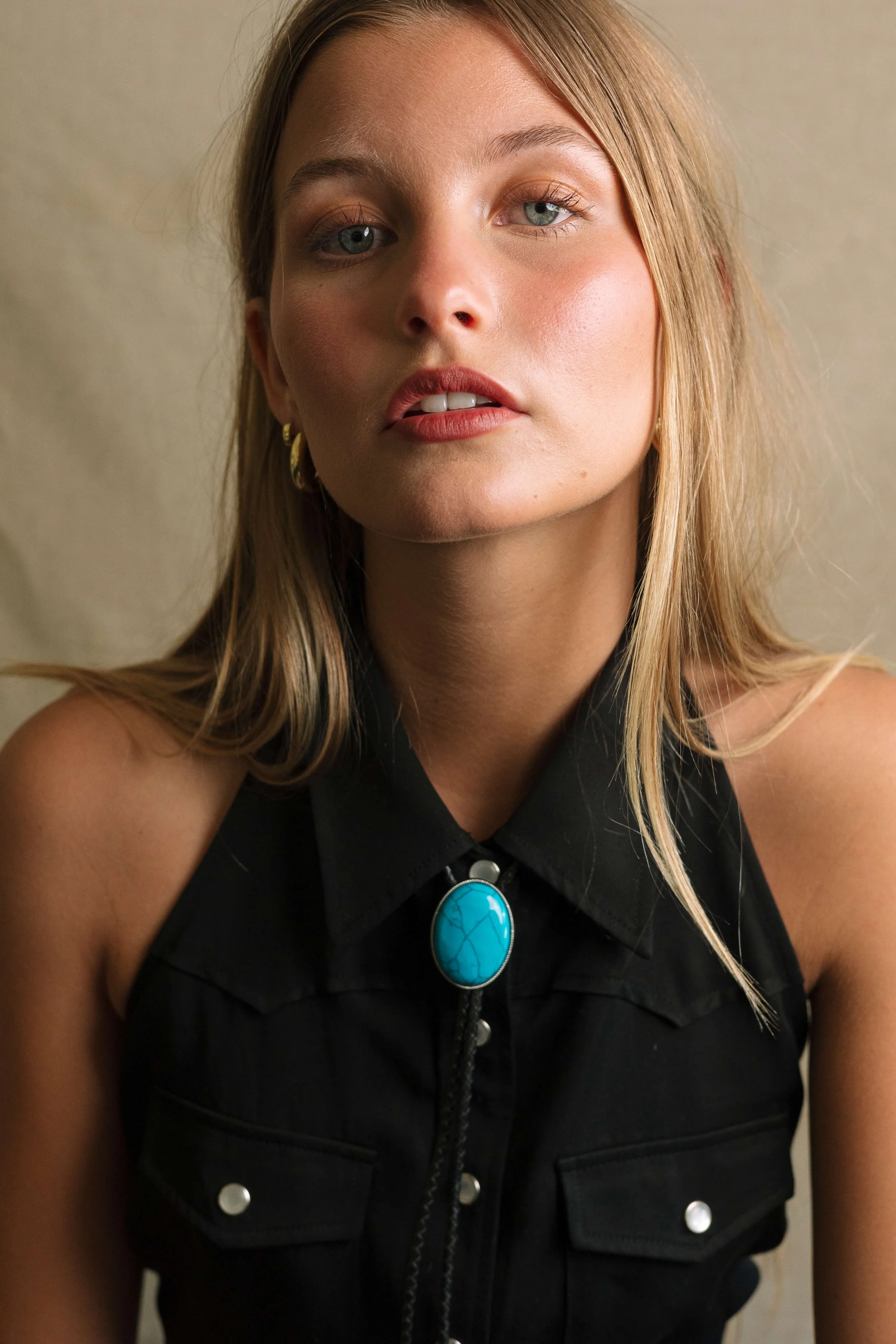 LackofColorHats.Adalee.Foster.Model.HollidayCollectiv13.jpg