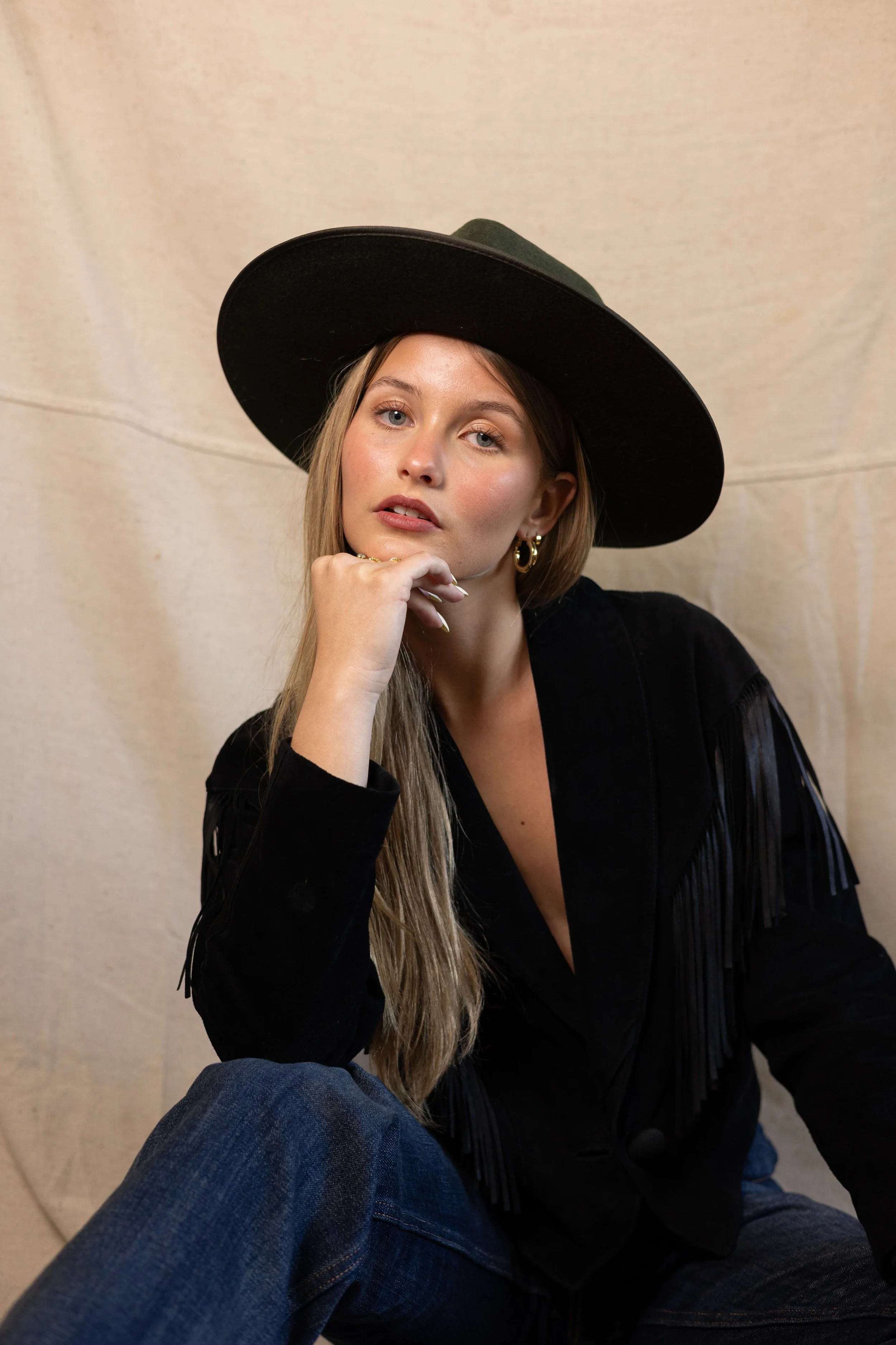 LackofColorHats.Adalee.Foster.Model.HollidayCollectiv5.jpg
