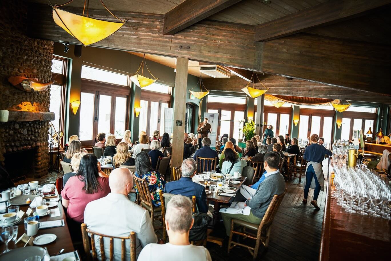 What a special way to spend a snowy afternoon ❄️☃️🍇🍴
We want to say a massive THANK YOU to all of our friends and supporters who came out and joined us at @rivercafeyyc for CANTARE AT THE CAFE! How special whenever we can have our community of supp