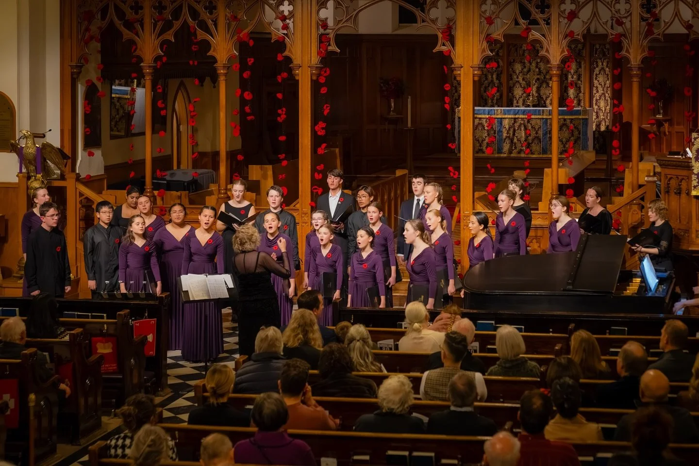 &ldquo;Who will sing my song when I am silent?&rdquo;

Nothing makes us happier than the sight of Cantare and Cantando on-stage together, WHAT A GORGEOUS SOUND!!

Nov 8 at @cathedralyyc 
@bszakony 📸