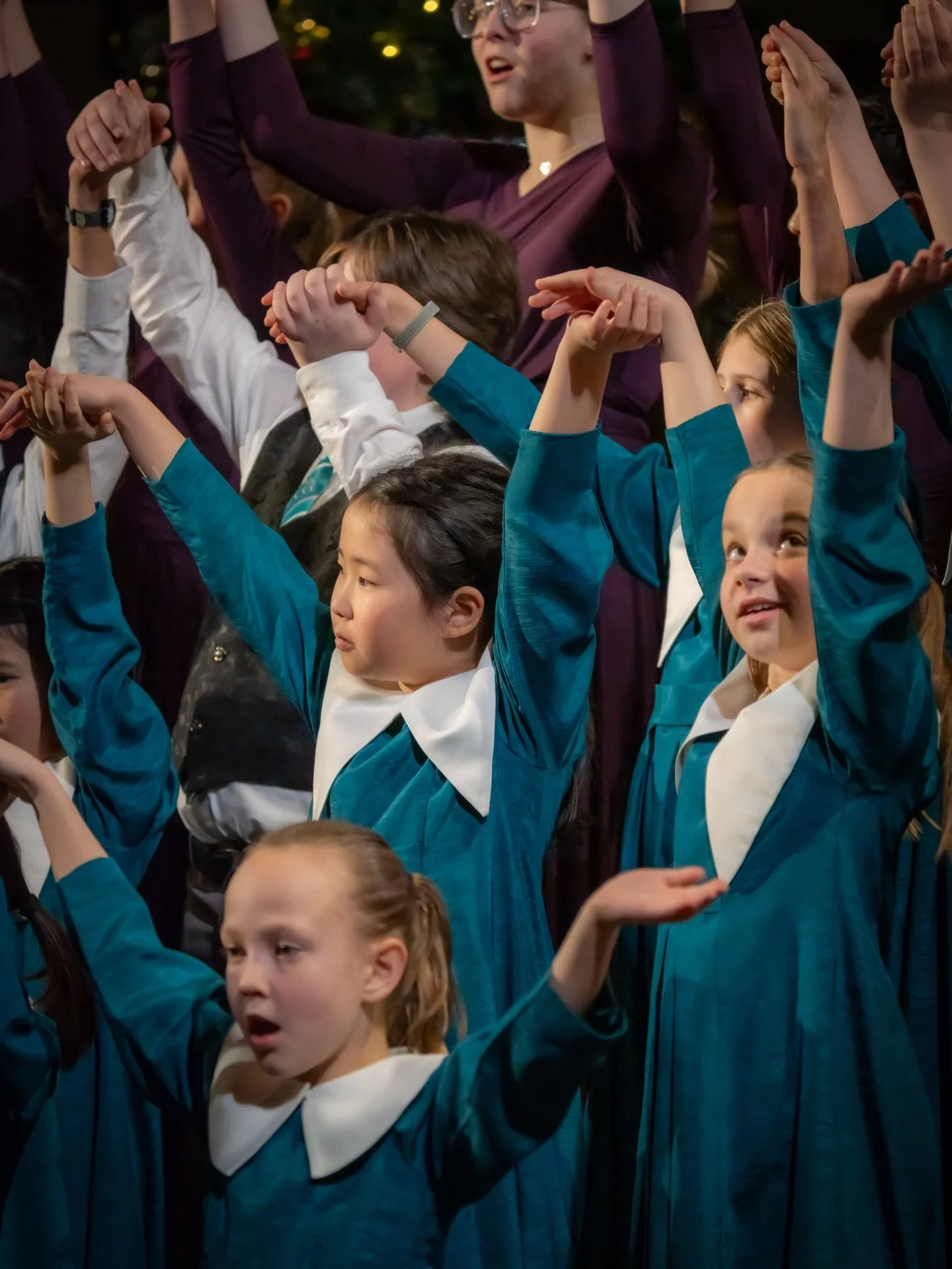 Where&rsquo;s Waldo?

DECEMBER CONCERT PICS FROM @bszakony ARE HERE ❄️